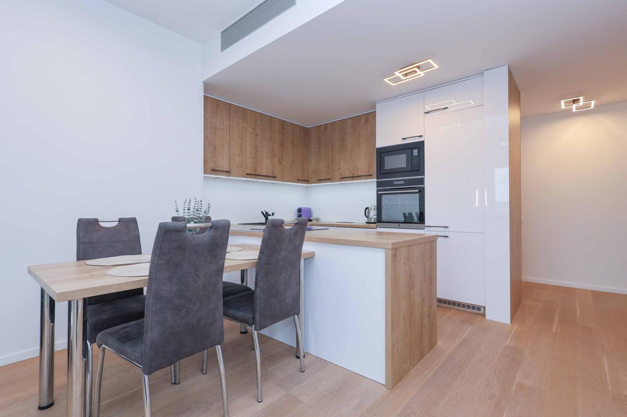 Skypark Tower 3-2 Bedroom Luxe With Free Parking Apartment