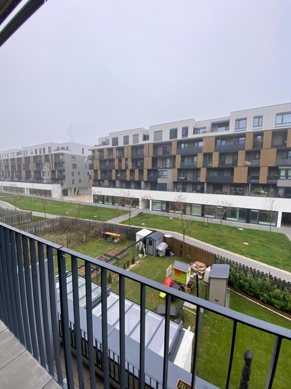 Fiaor Apartment, 1-2 Guests, Free Parking & Wifi, 7 Km Downtown, Bratislava