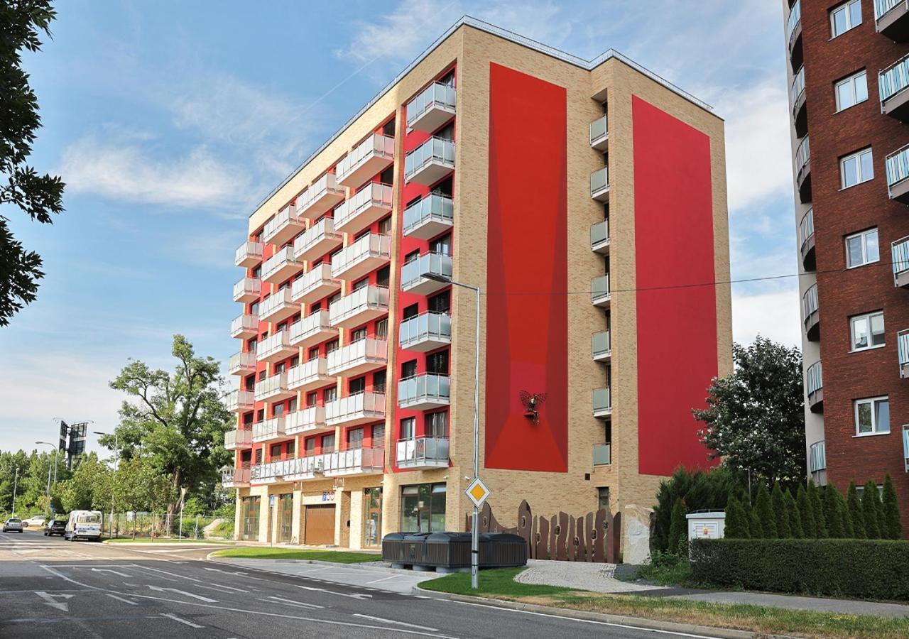 Two Check In -c Apartment