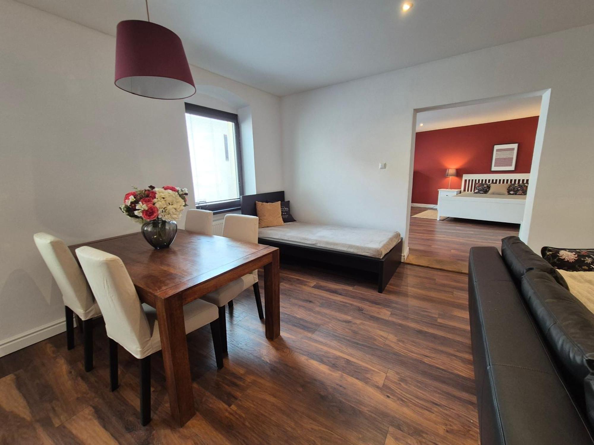 Zoe - Old Town Apartment
