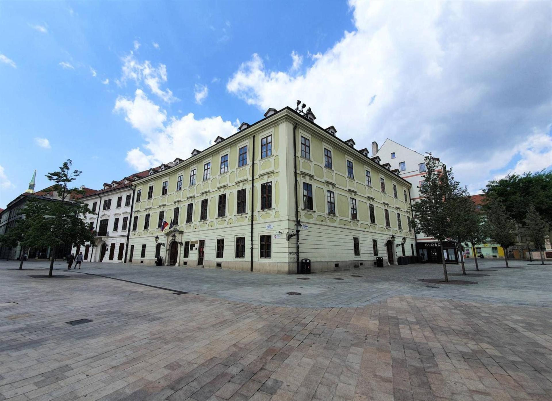 Zoe - Old Town Bratislava