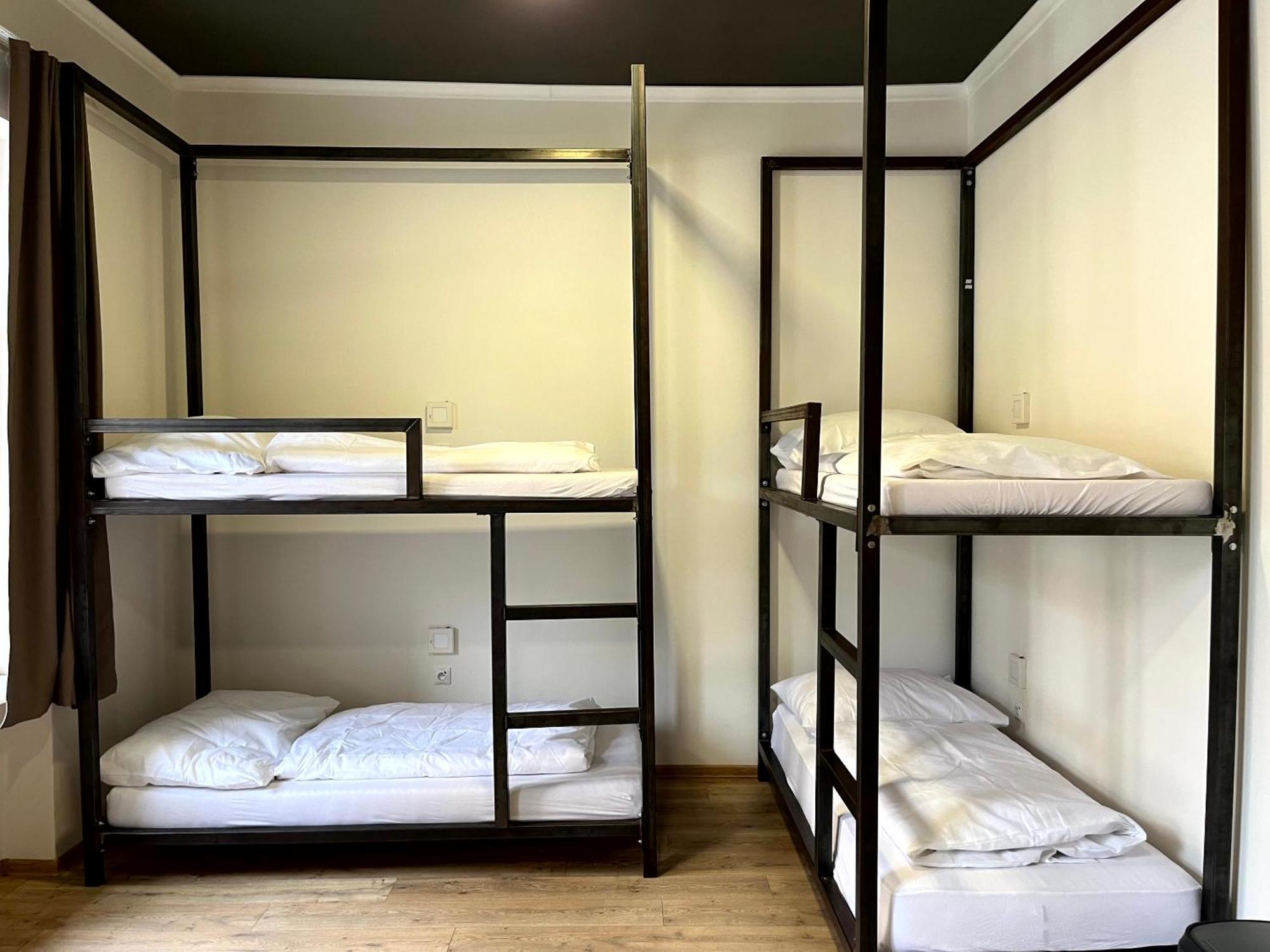 Waltz Hostel *