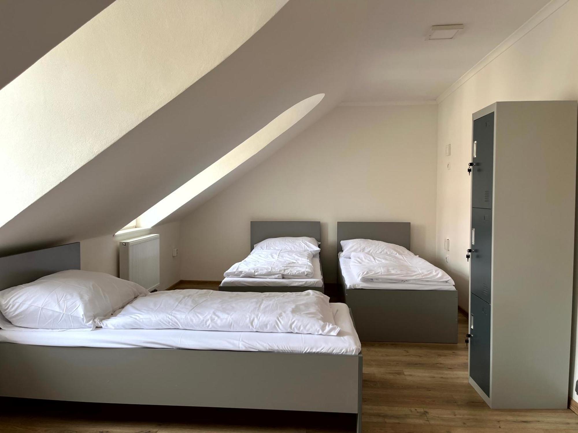 Waltz Hostel *