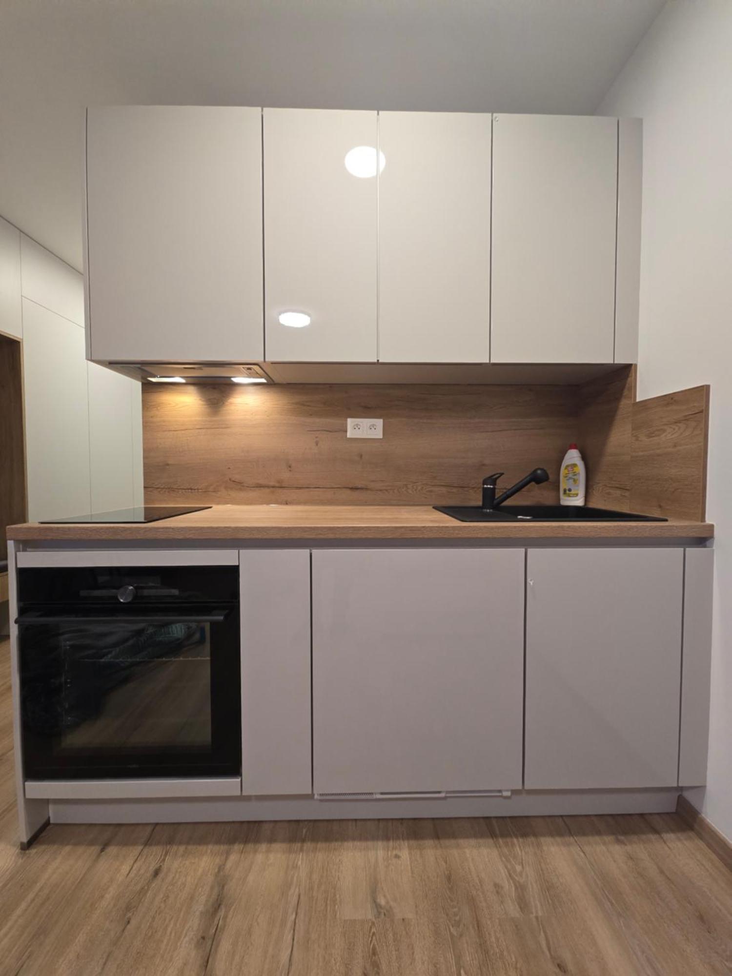 Apartment Like Home, Coffee Or Tea & Parking Free *