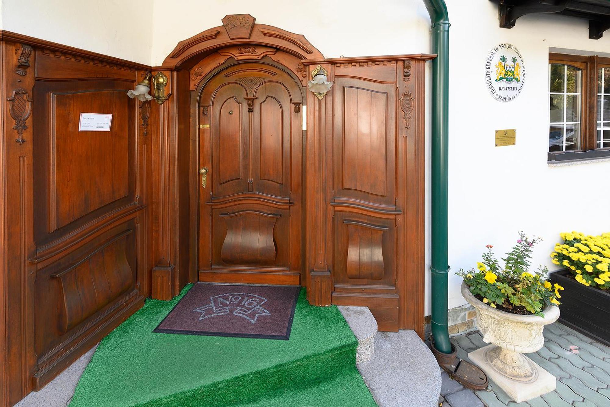 Panoramic Castle With Free Private Parking Apartment *