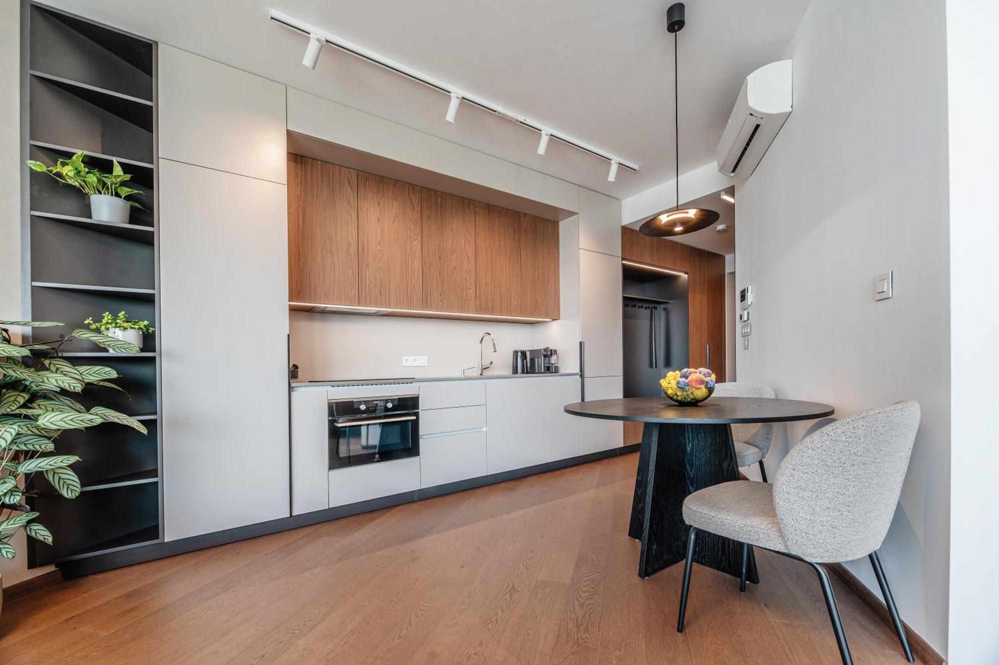 Apartment Premium Suite, River & Old Town View,free Parking