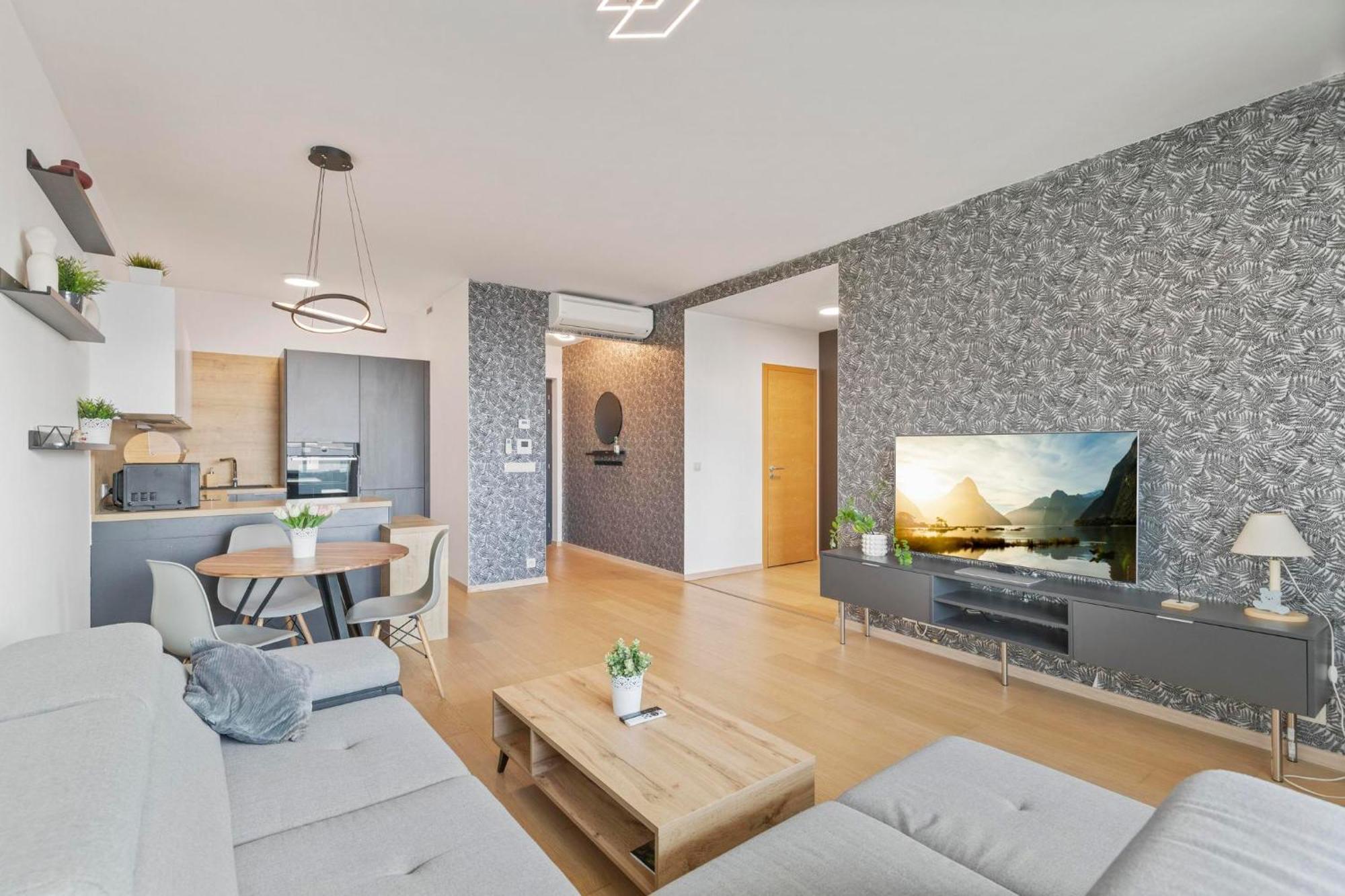 Apartment Panorama In Downtown Area With Free Parking And Castle View *
