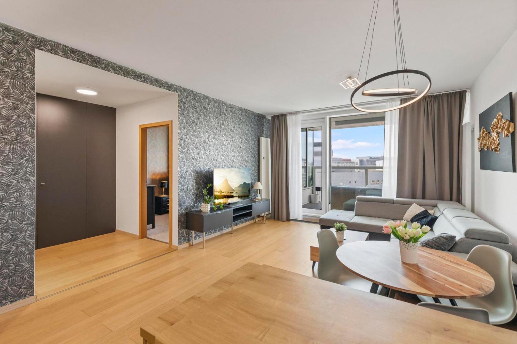 Panorama In Downtown Area With Free Parking And Castle View Apartment Bratislava