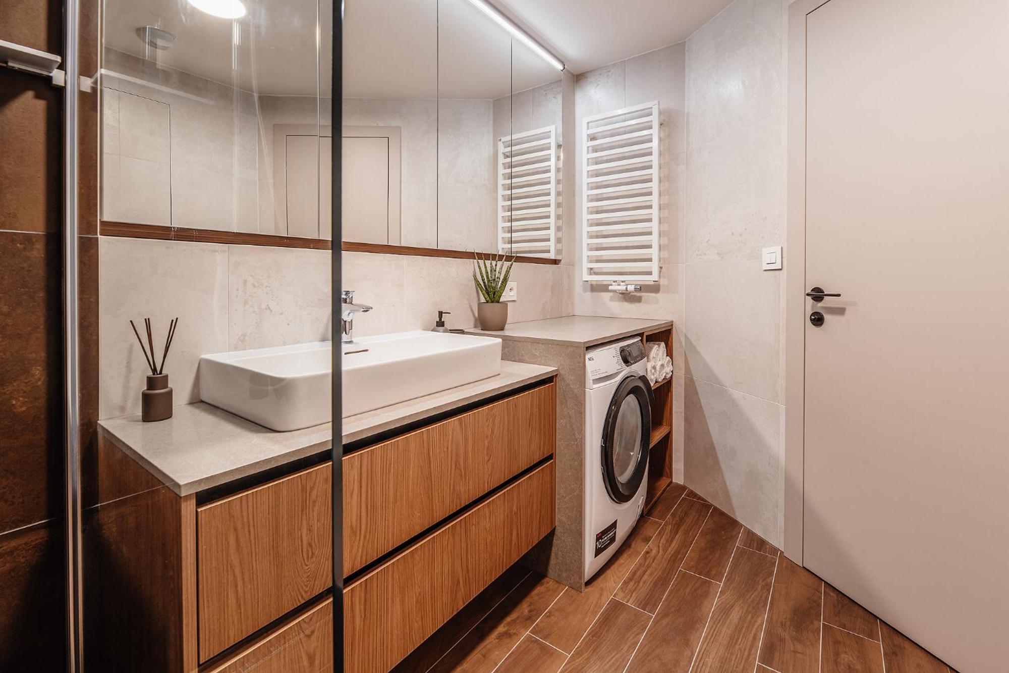 Apartment Premium Suite, River & Old Town View,free Parking *