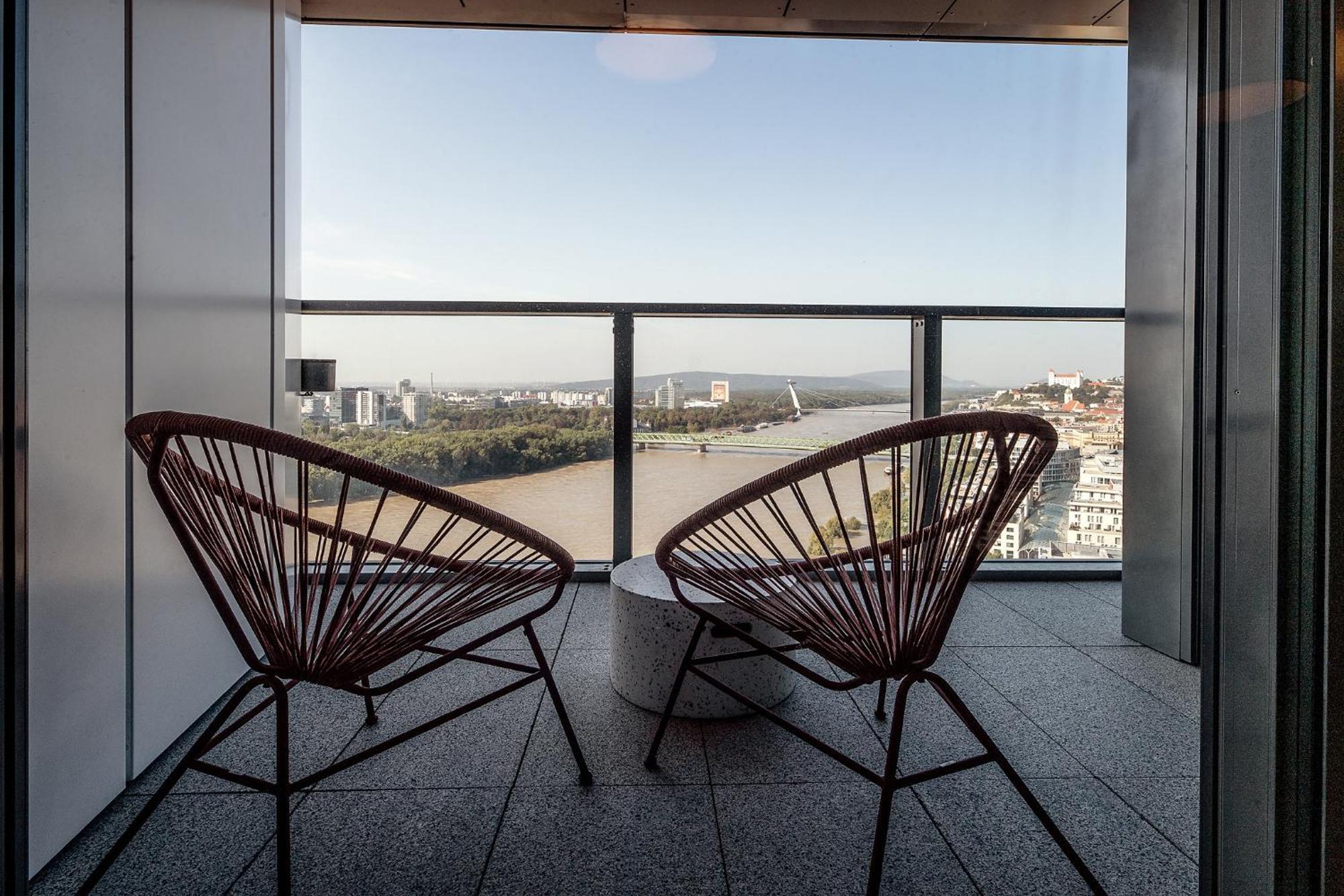 Premium Suite, River & Old Town View,free Parking Bratislava