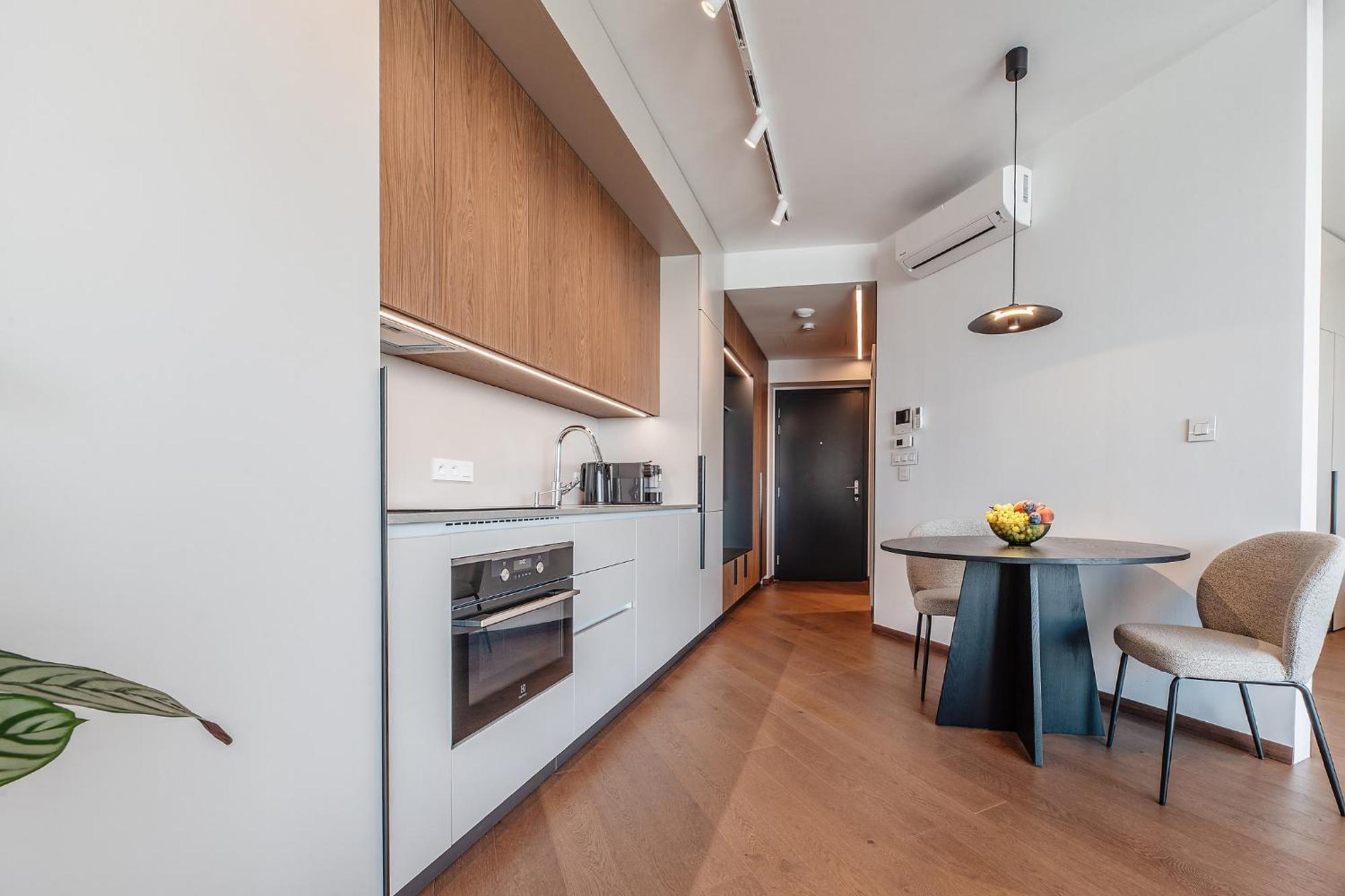 Premium Suite, River & Old Town View,free Parking