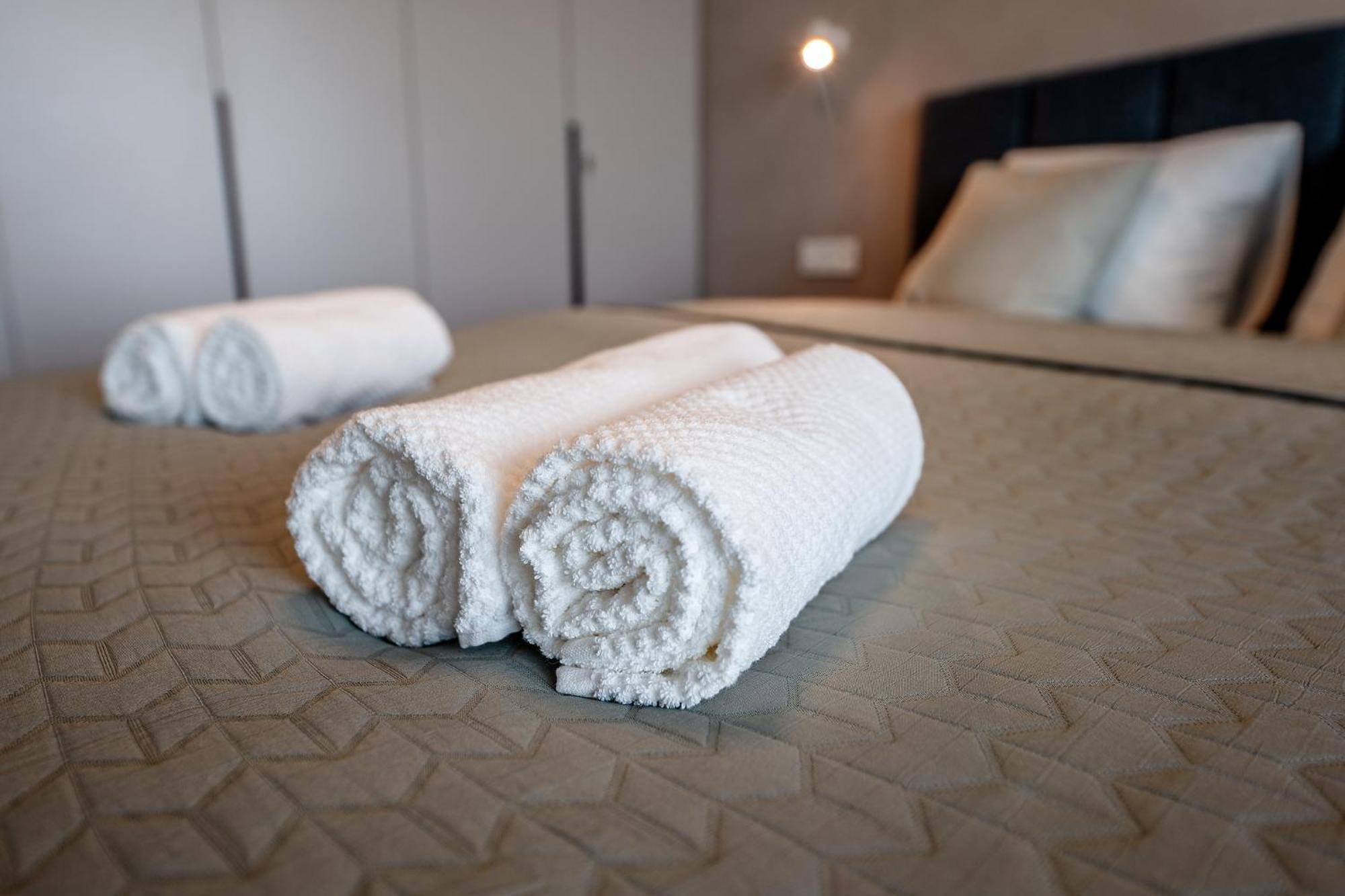 Premium Suite, River & Old Town View,free Parking