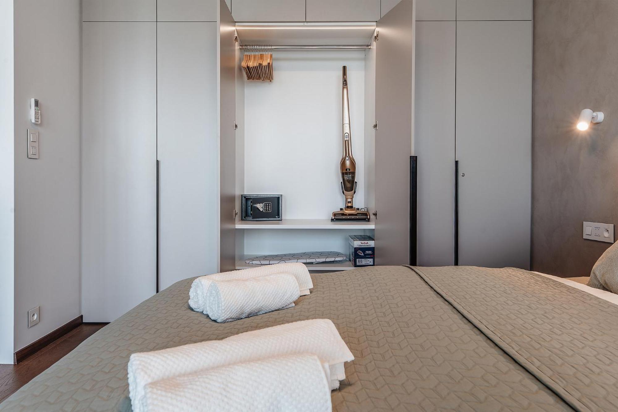 Premium Suite, River & Old Town View,free Parking Apartment Bratislava