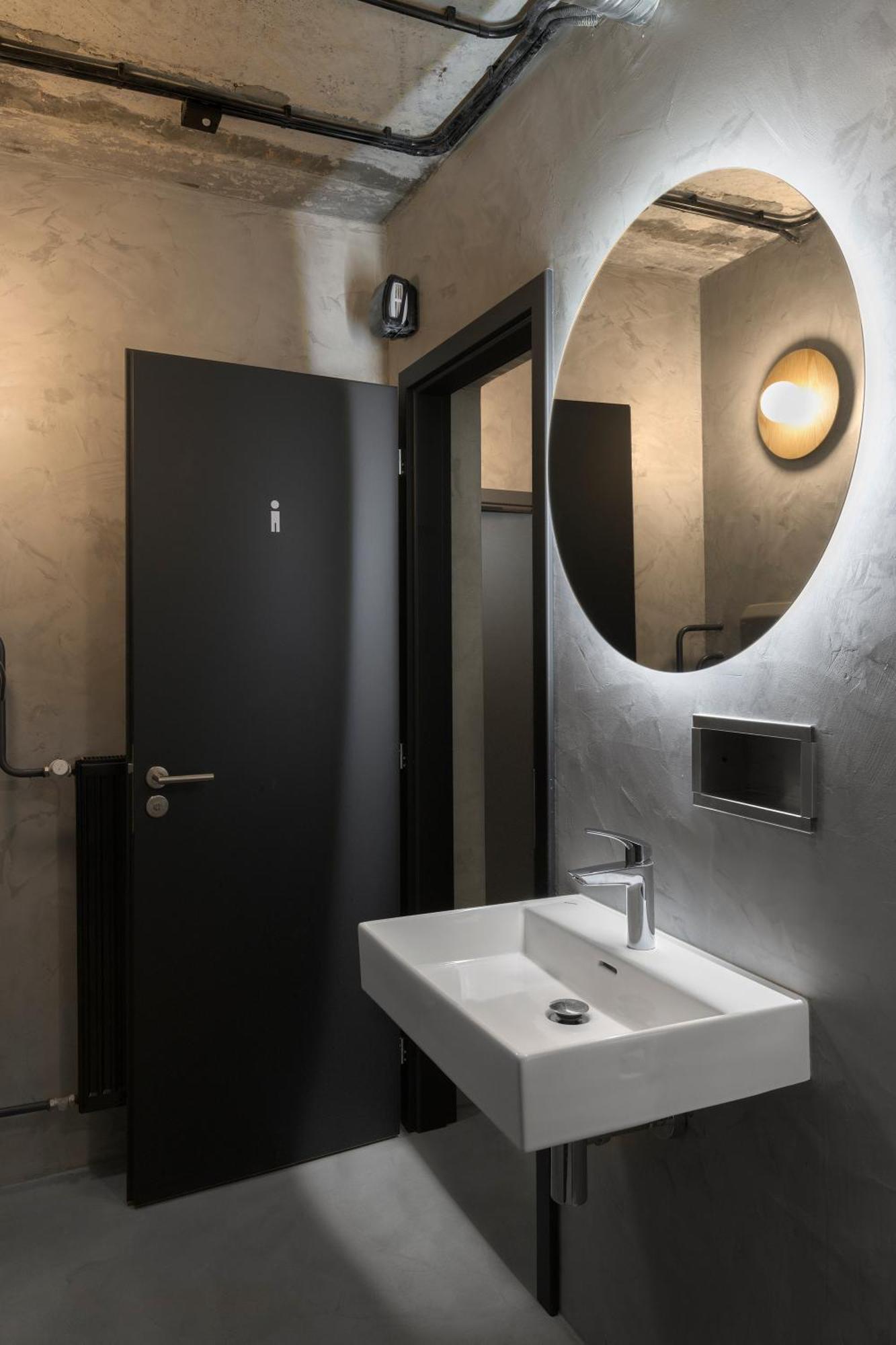 Hostel Izy *