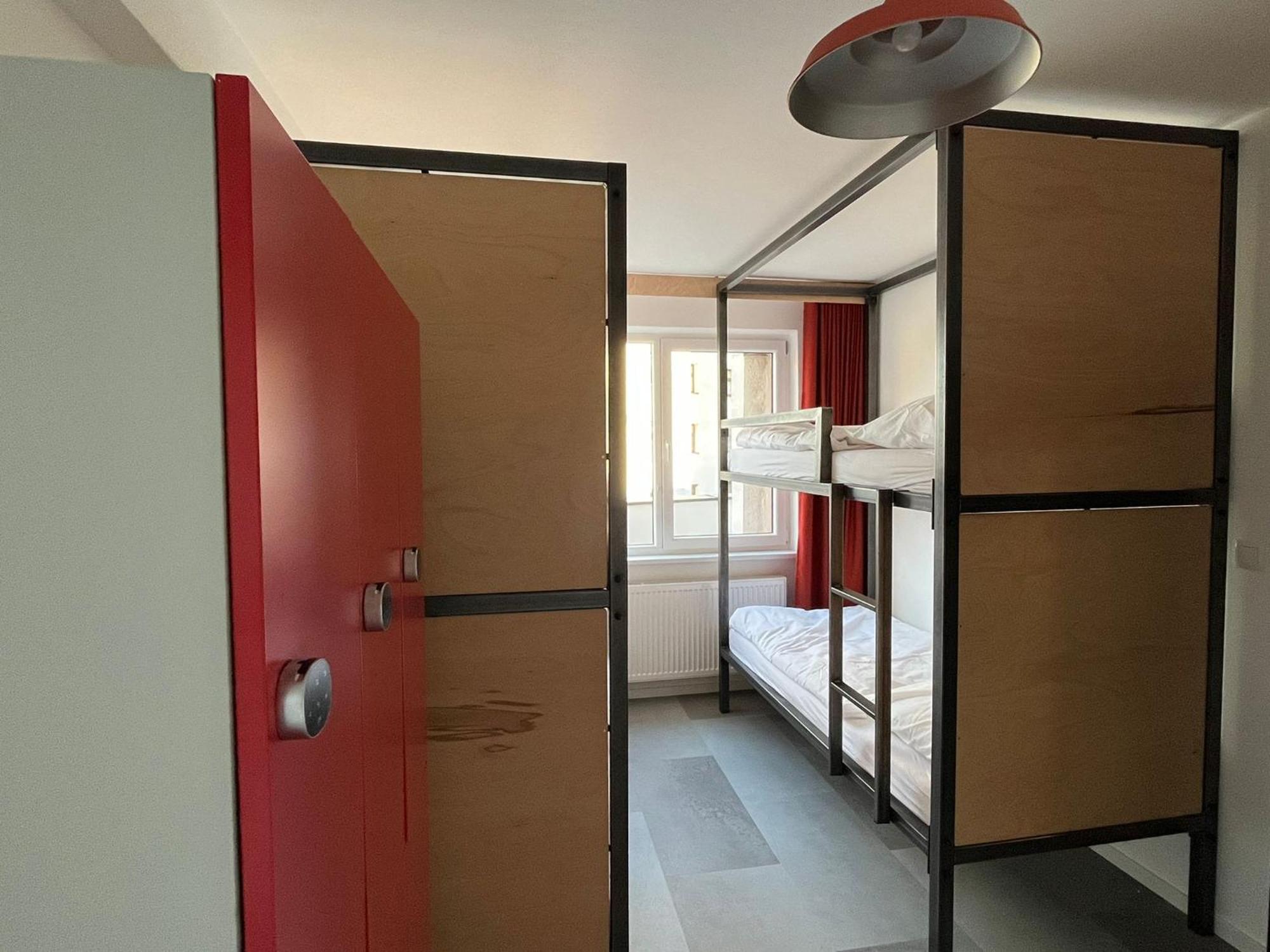 Izy Hostel *