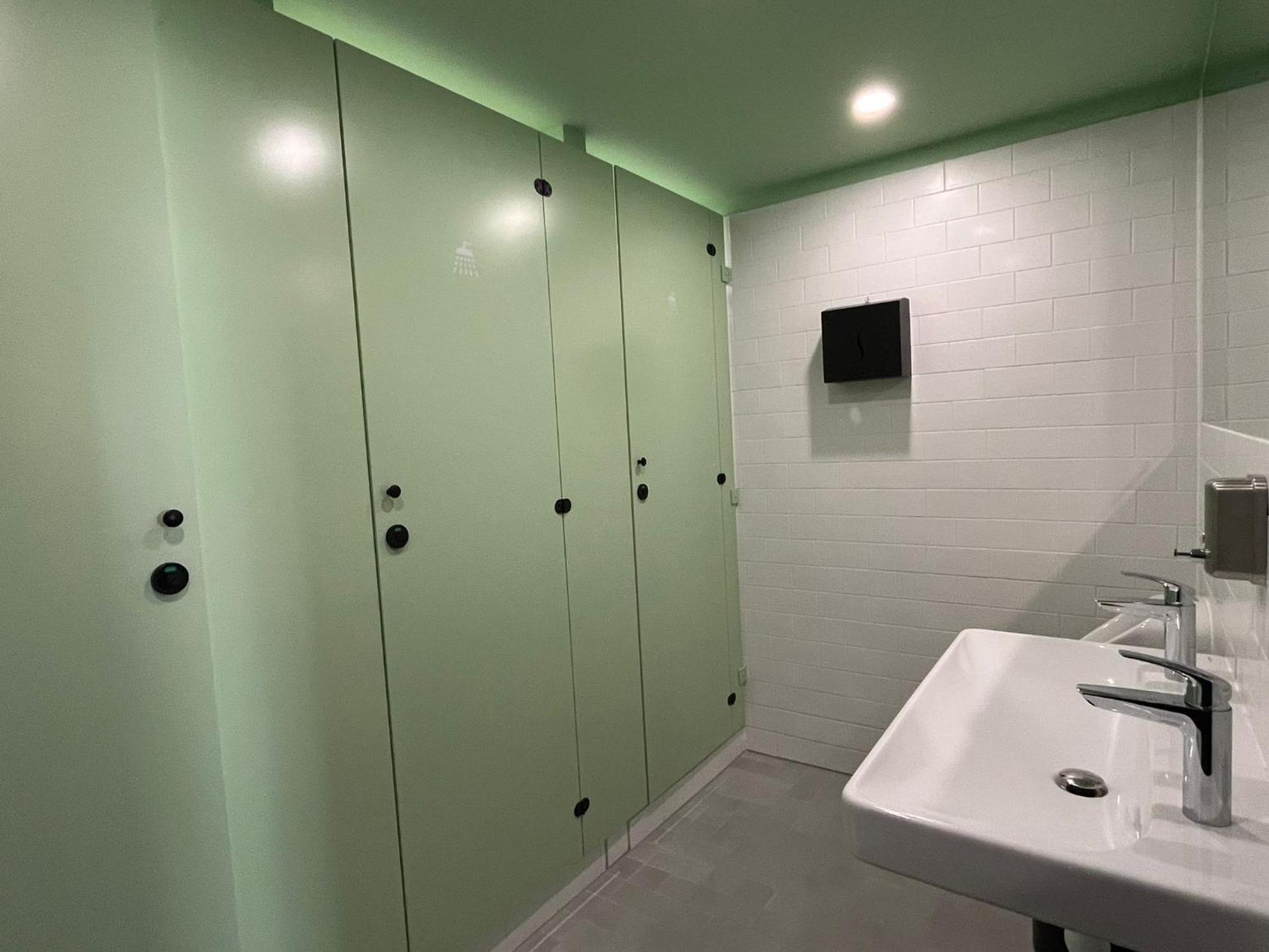 Izy Hostel *