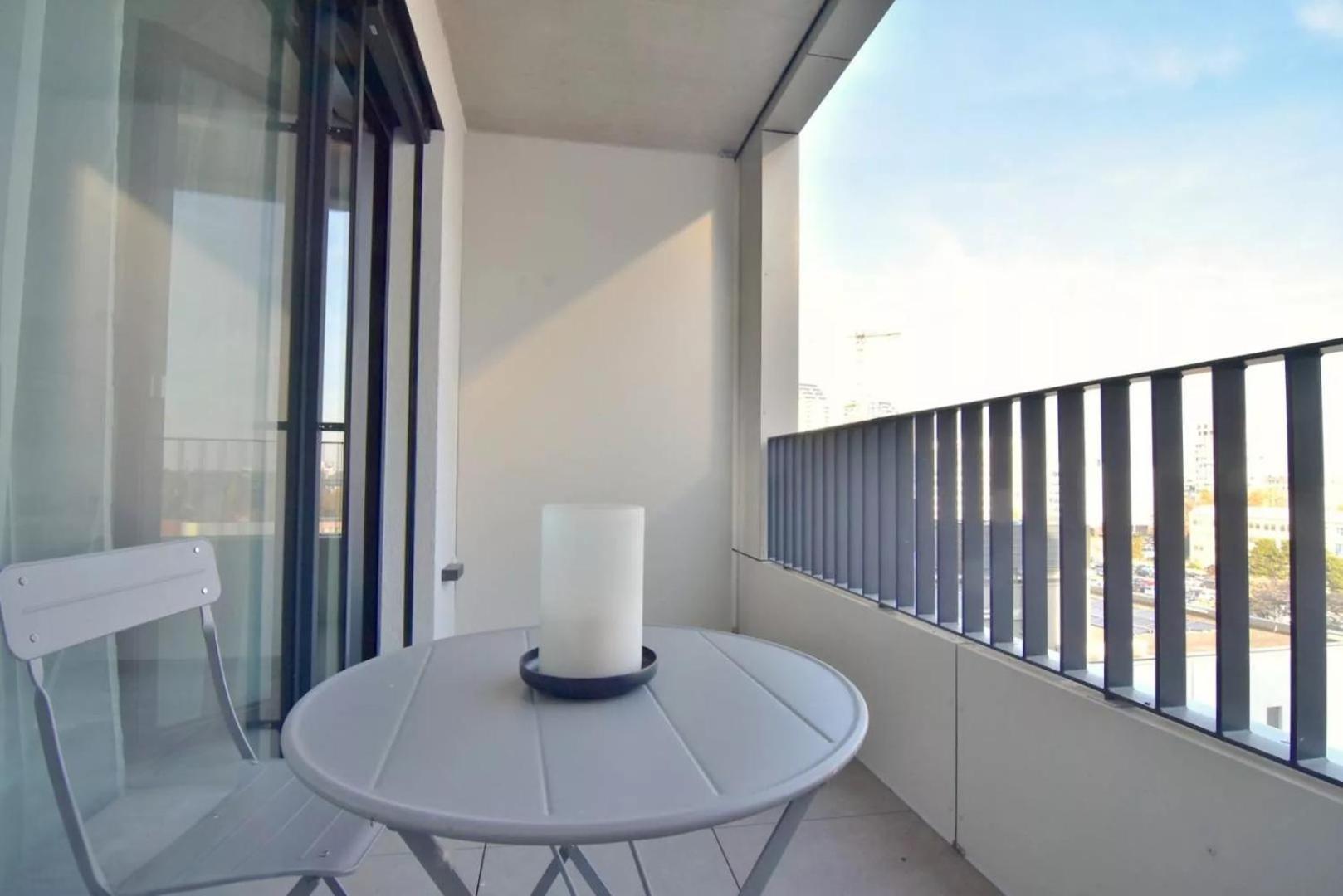 Bris Apartment, 1-2 Guests, Free Parking & Wifi, 4km Downtown, Bratislava
