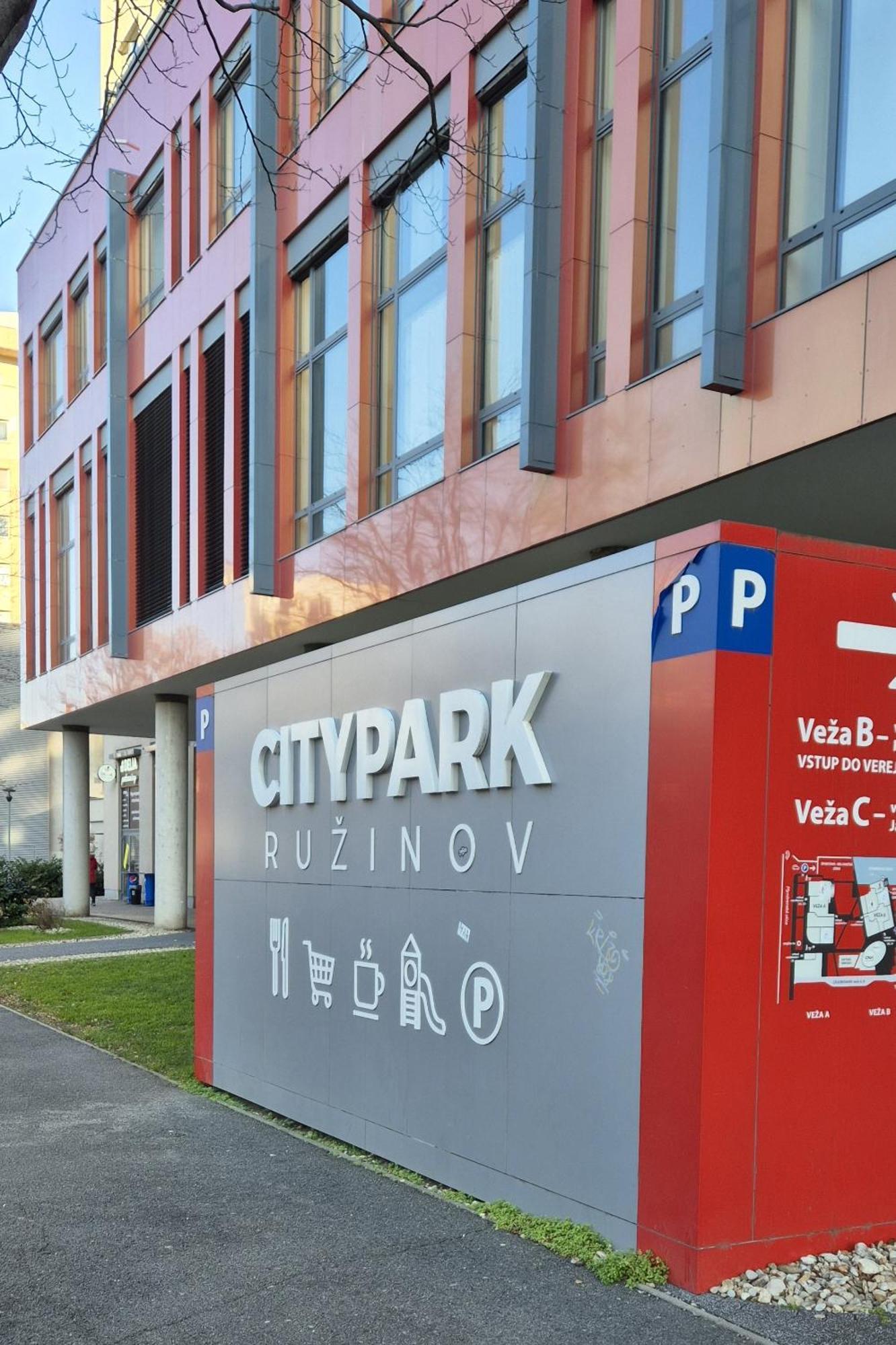 Premium Loft ǀ Ac, 2 Bedrooms, Free Parking * Pressburg