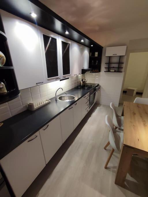 Priestranny Apartman- S Vynikajucou Dostupnostou