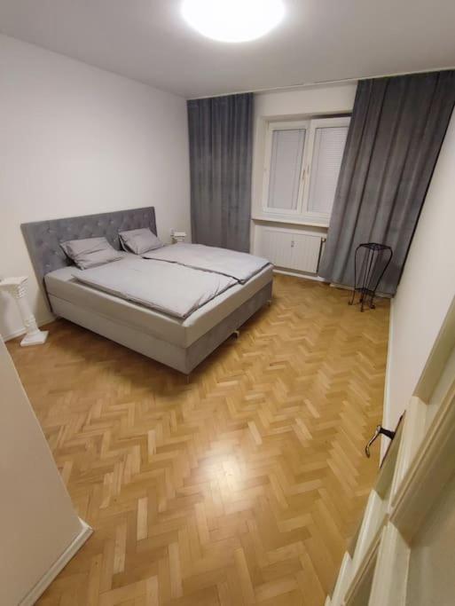 Apartment Priestranny Apartman- S Vynikajucou Dostupnostou