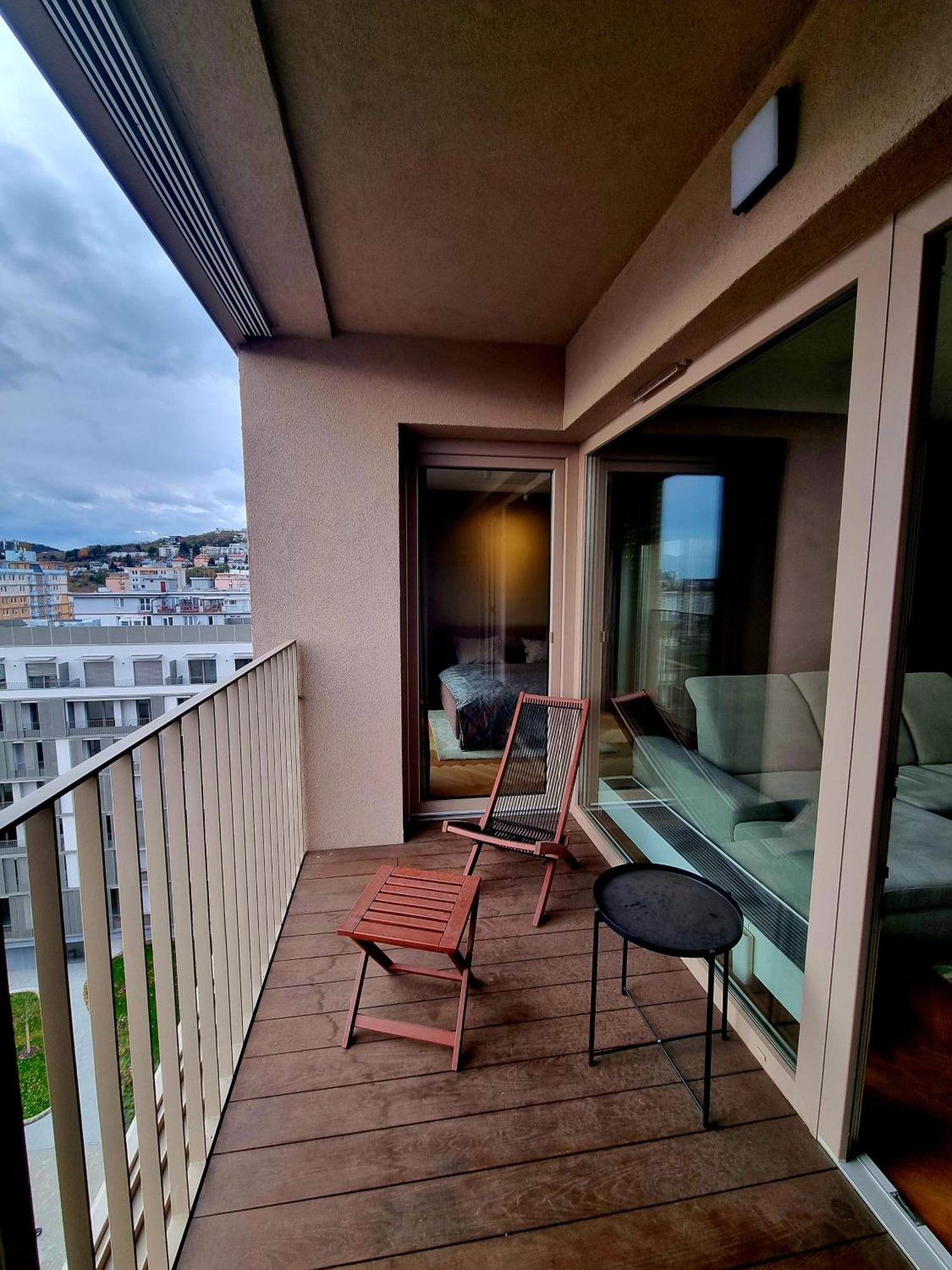 View Free Parking Apartment