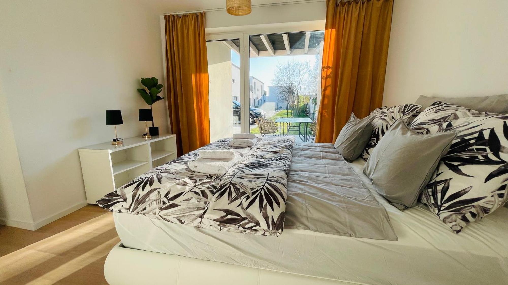 House Flow, 3 With Terrace, Free 2 Parking