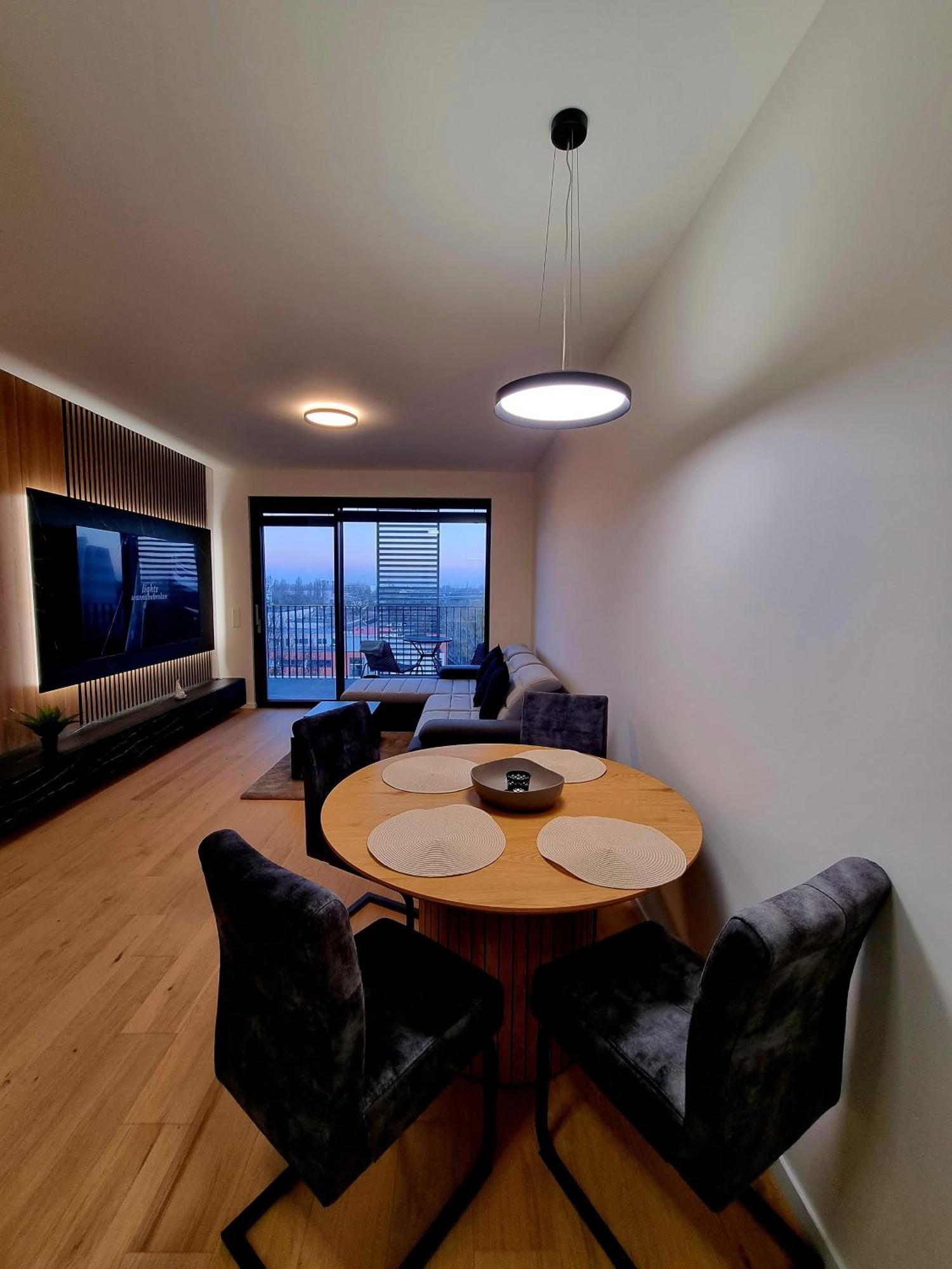 Brand New Luxury Flat, Big Balcony, Free Parking * Bratislava