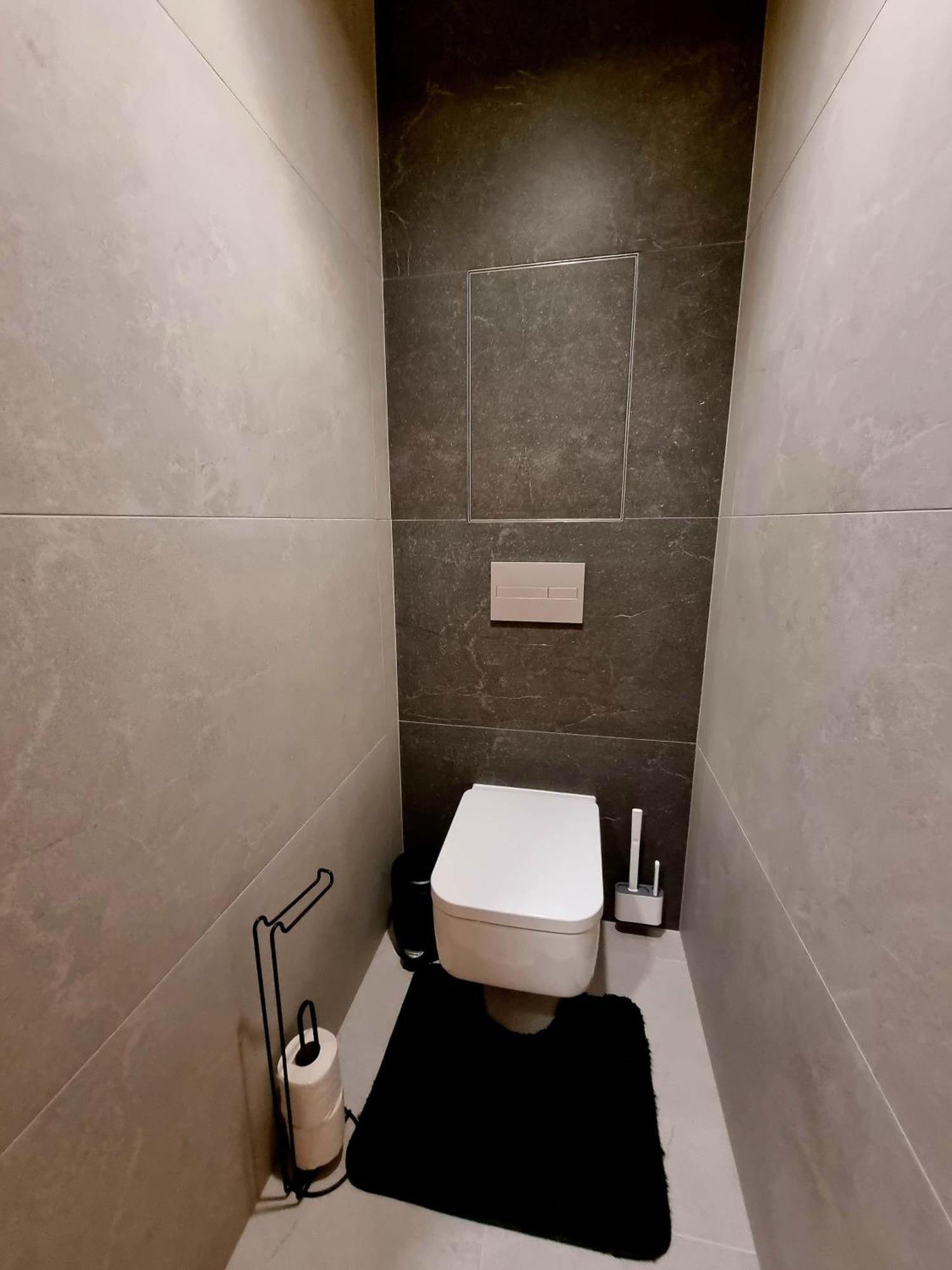 Brand New Luxury Flat, Big Balcony, Free Parking