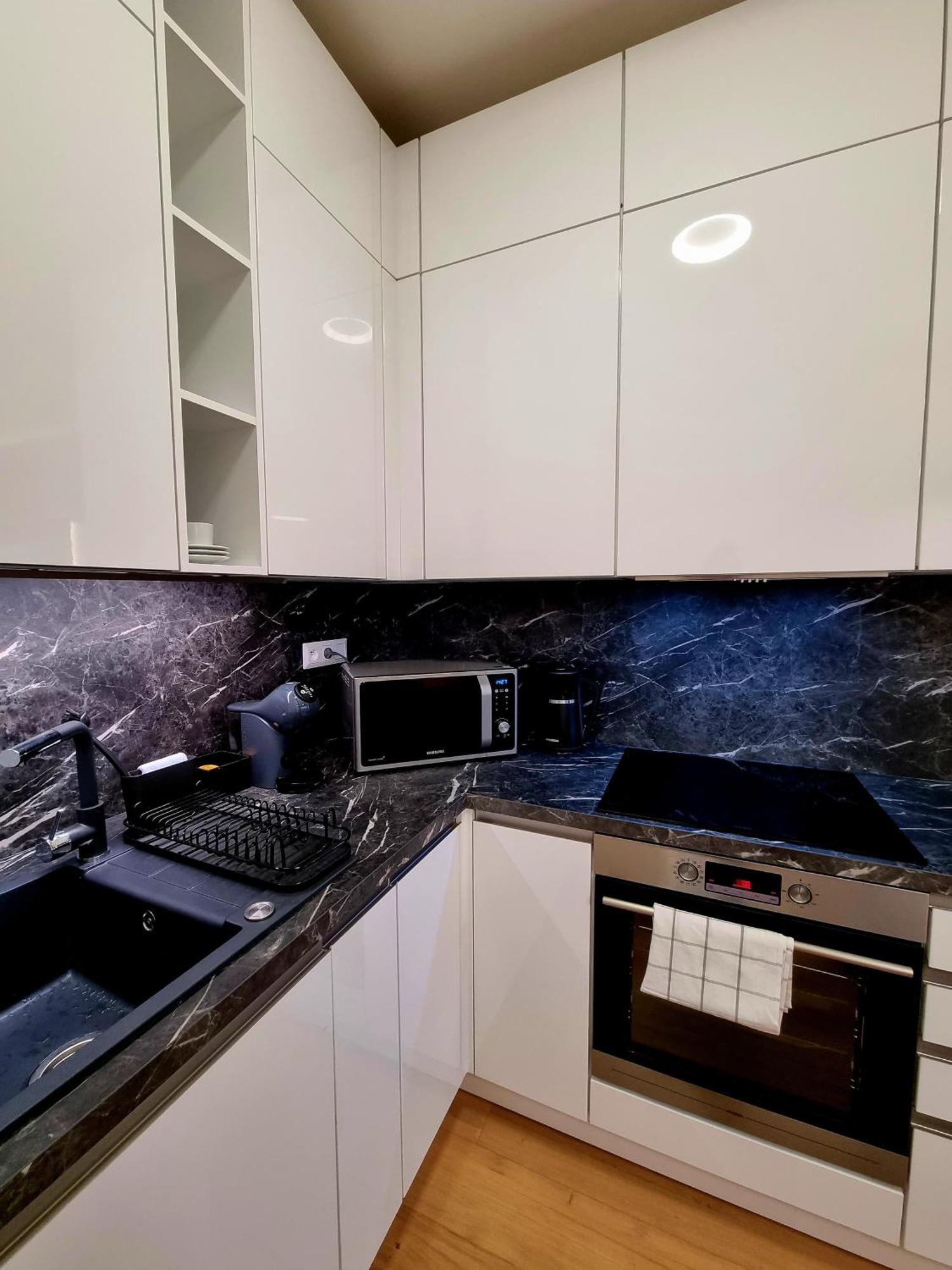 Brand New Luxury Flat, Big Balcony, Free Parking * Bratislava