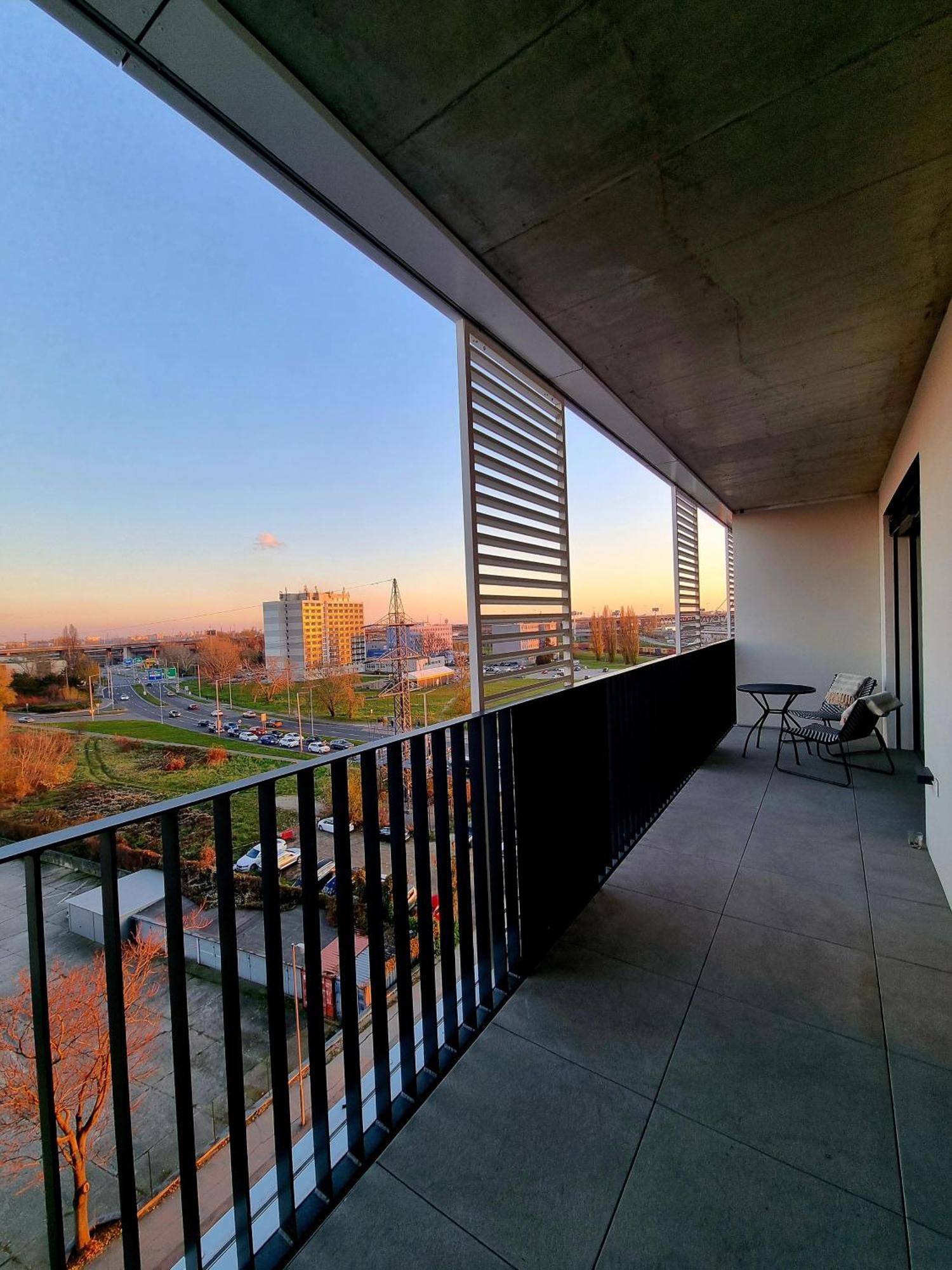 Apartment Brand New Luxury Flat, Big Balcony, Free Parking Bratislava