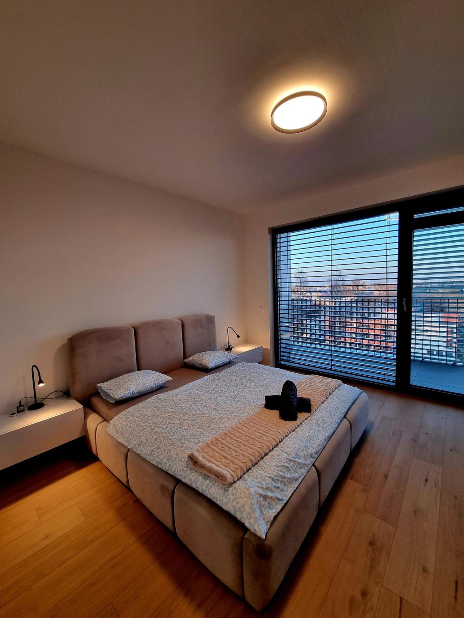Brand New Luxury Flat, Big Balcony, Free Parking Bratislava
