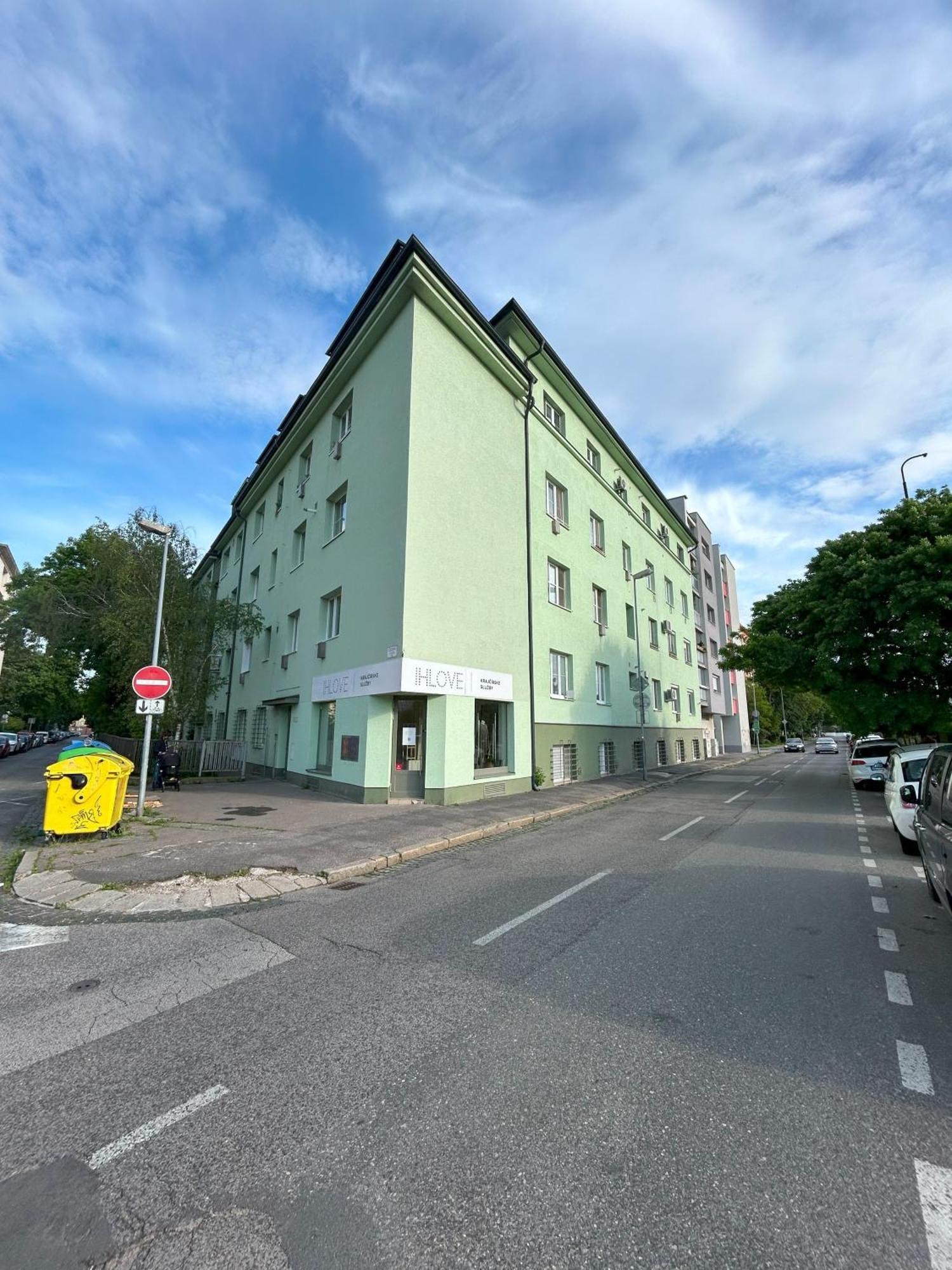 Ceska 23 * Bratislava