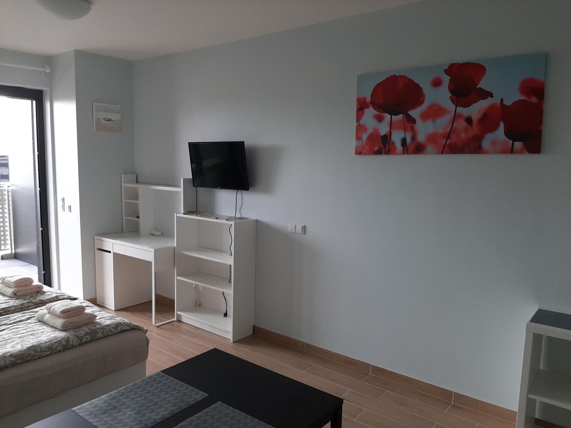 Apartment Cherry