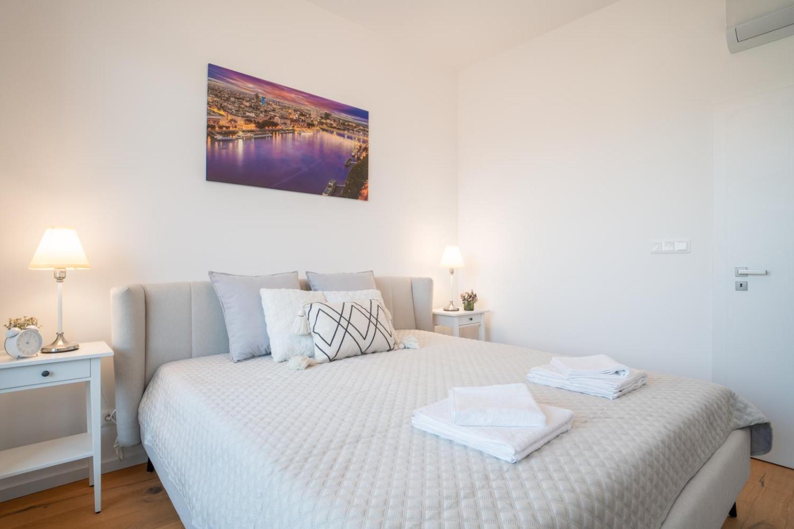 Unforgettable Old Town Apartment