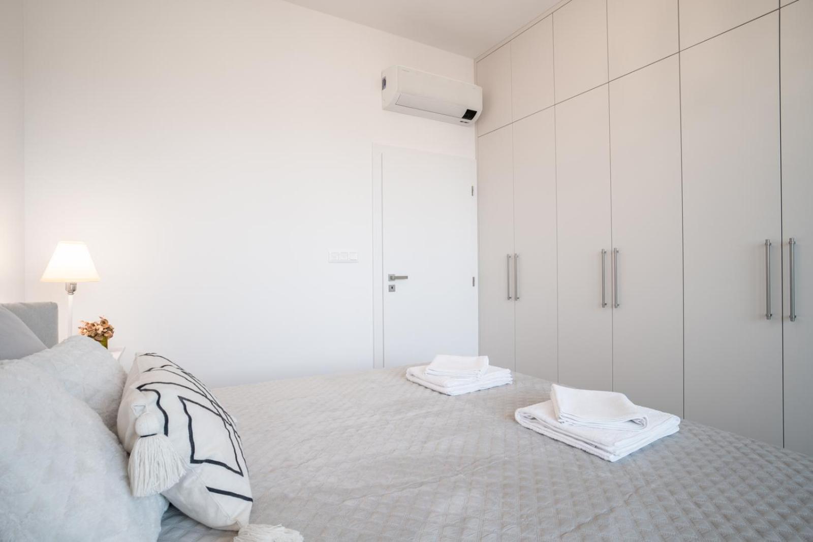 Unforgettable Old Town Apartment *