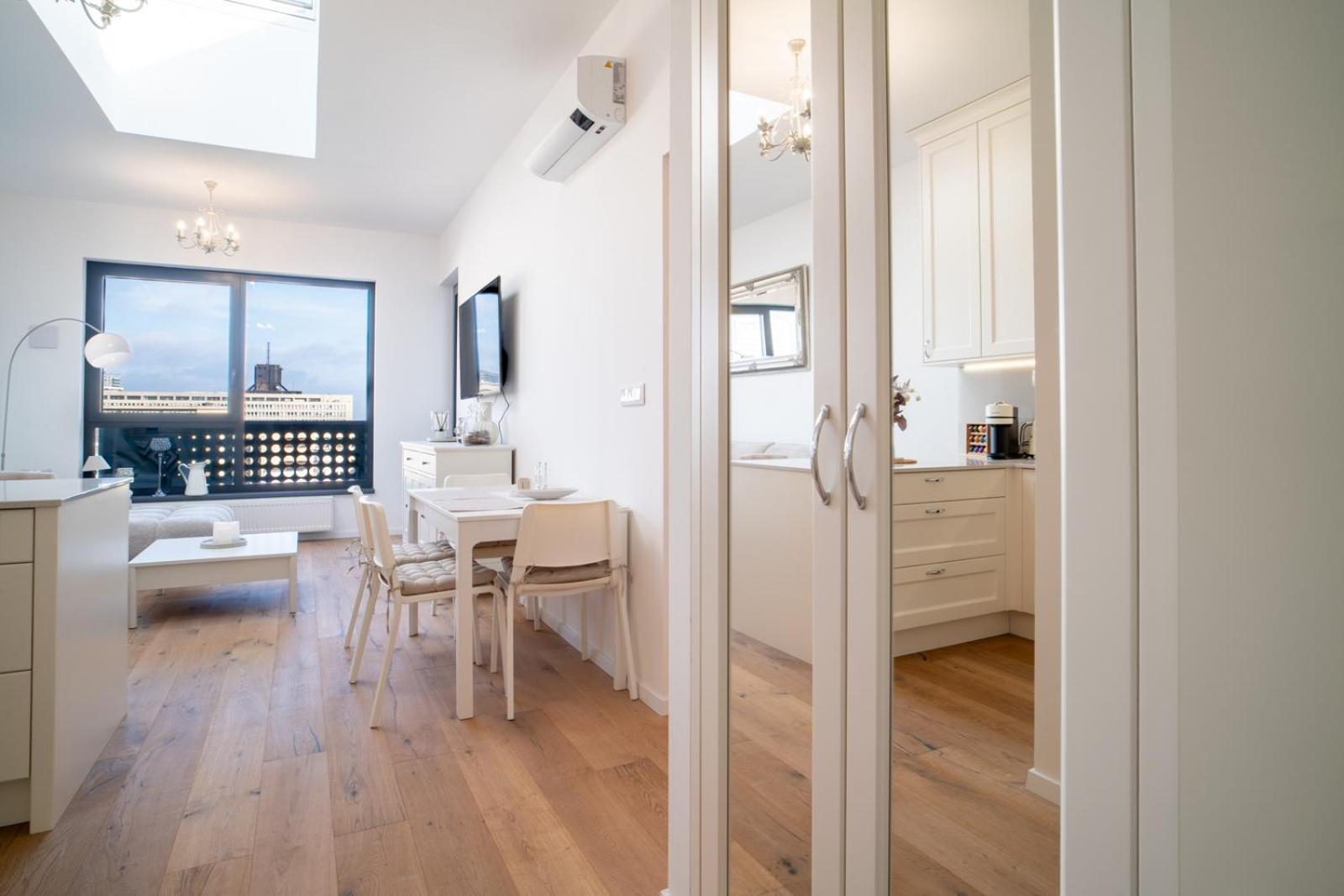 Unforgettable Old Town Apartment