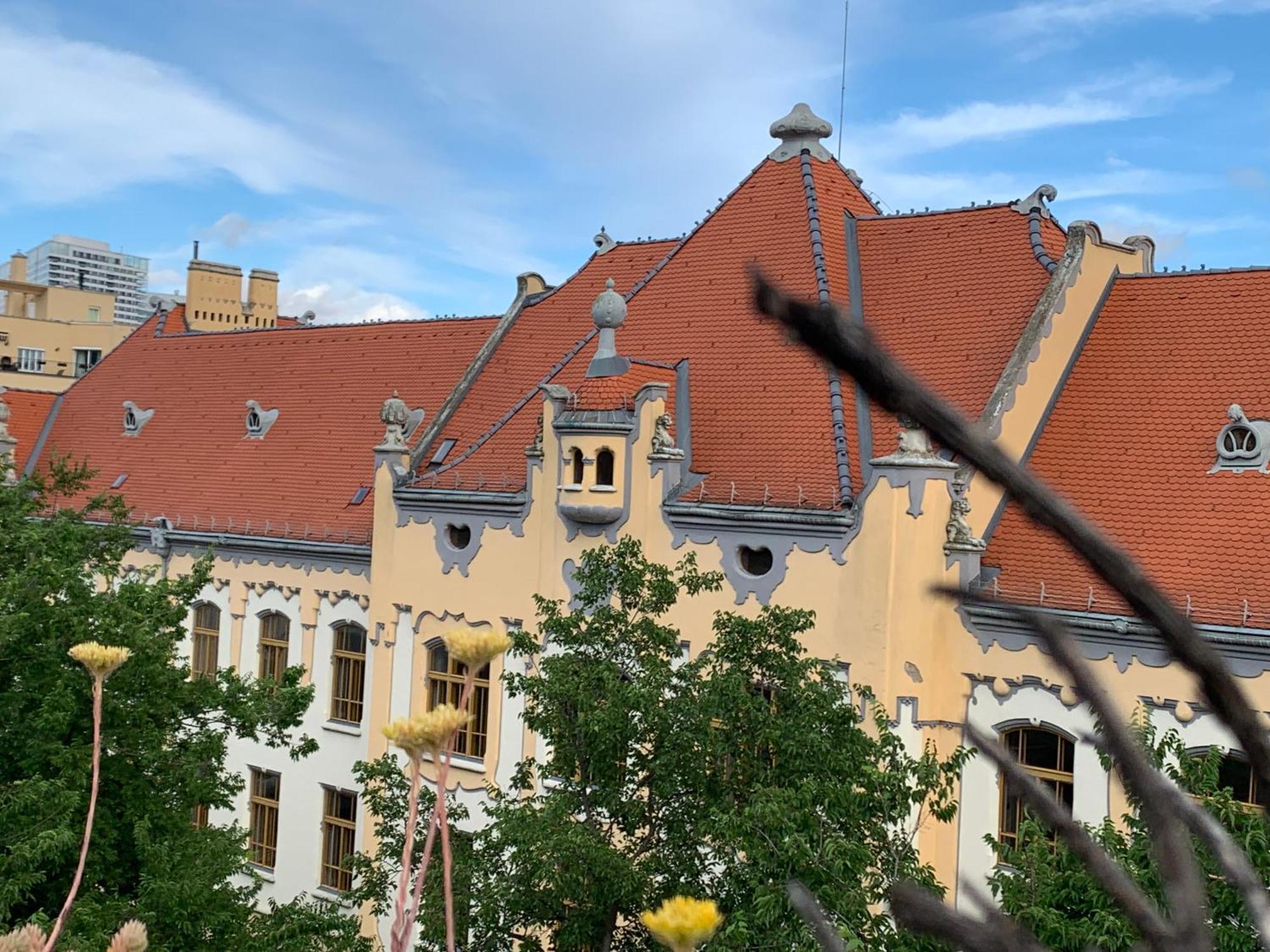 Life - Luxury In The Old Town. Bratislava