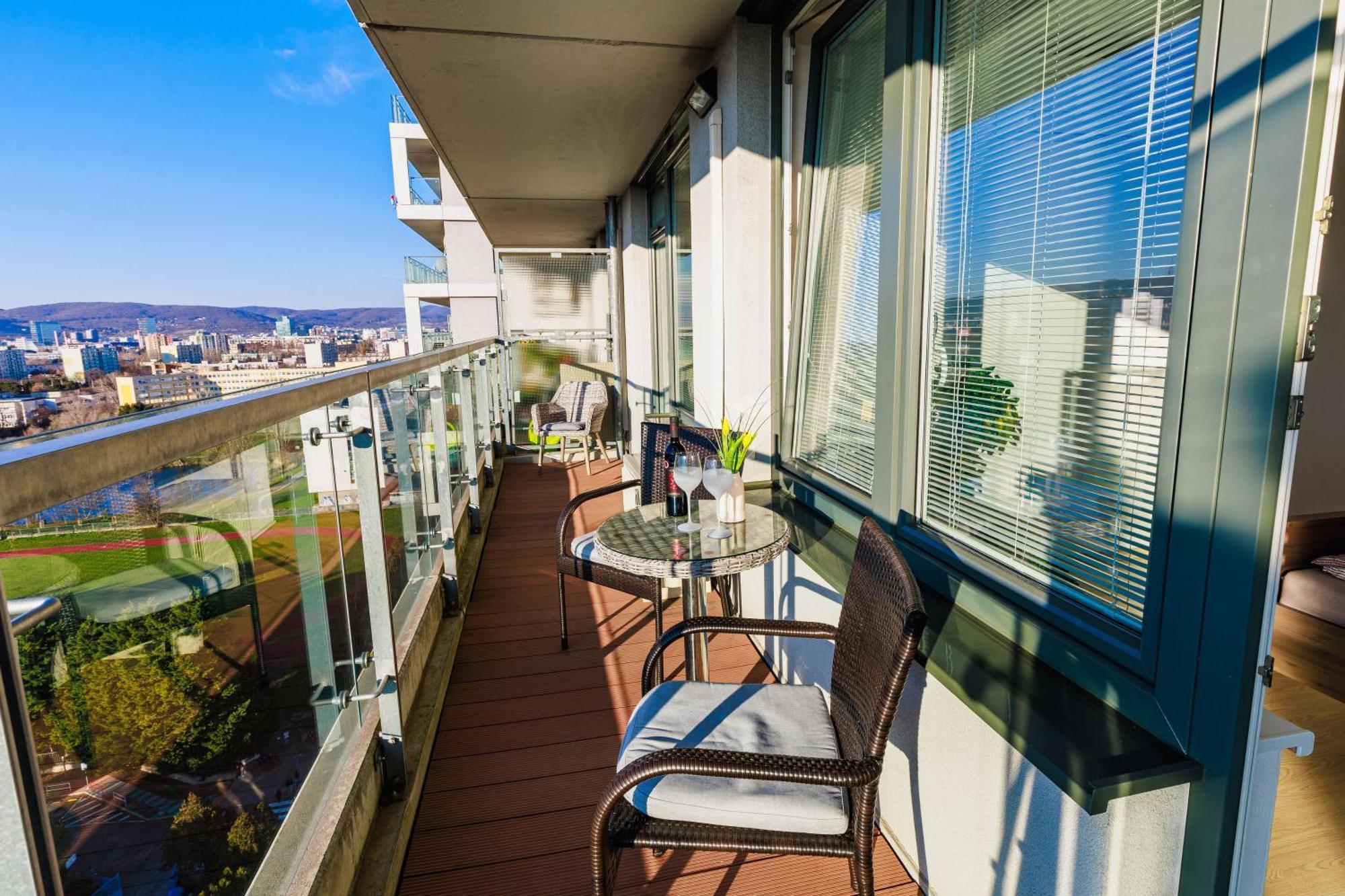 Apartment Sunny With Amazing Terrace On The 13th Floor Near Center Bratislava