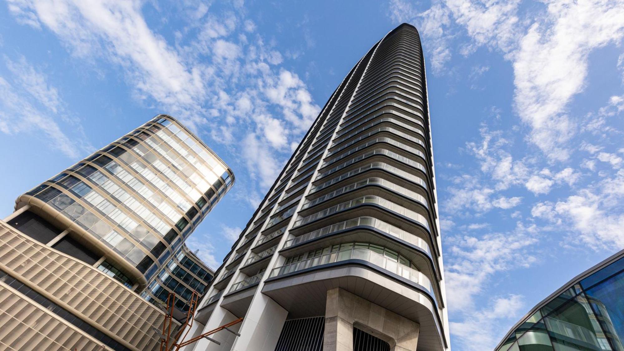 Eurovea Tower - Luke Danube 24 * Pressburg