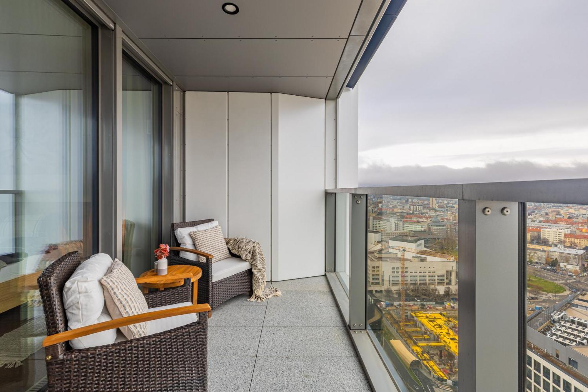 Eurovea Tower - Luke Danube 24 * Bratislava