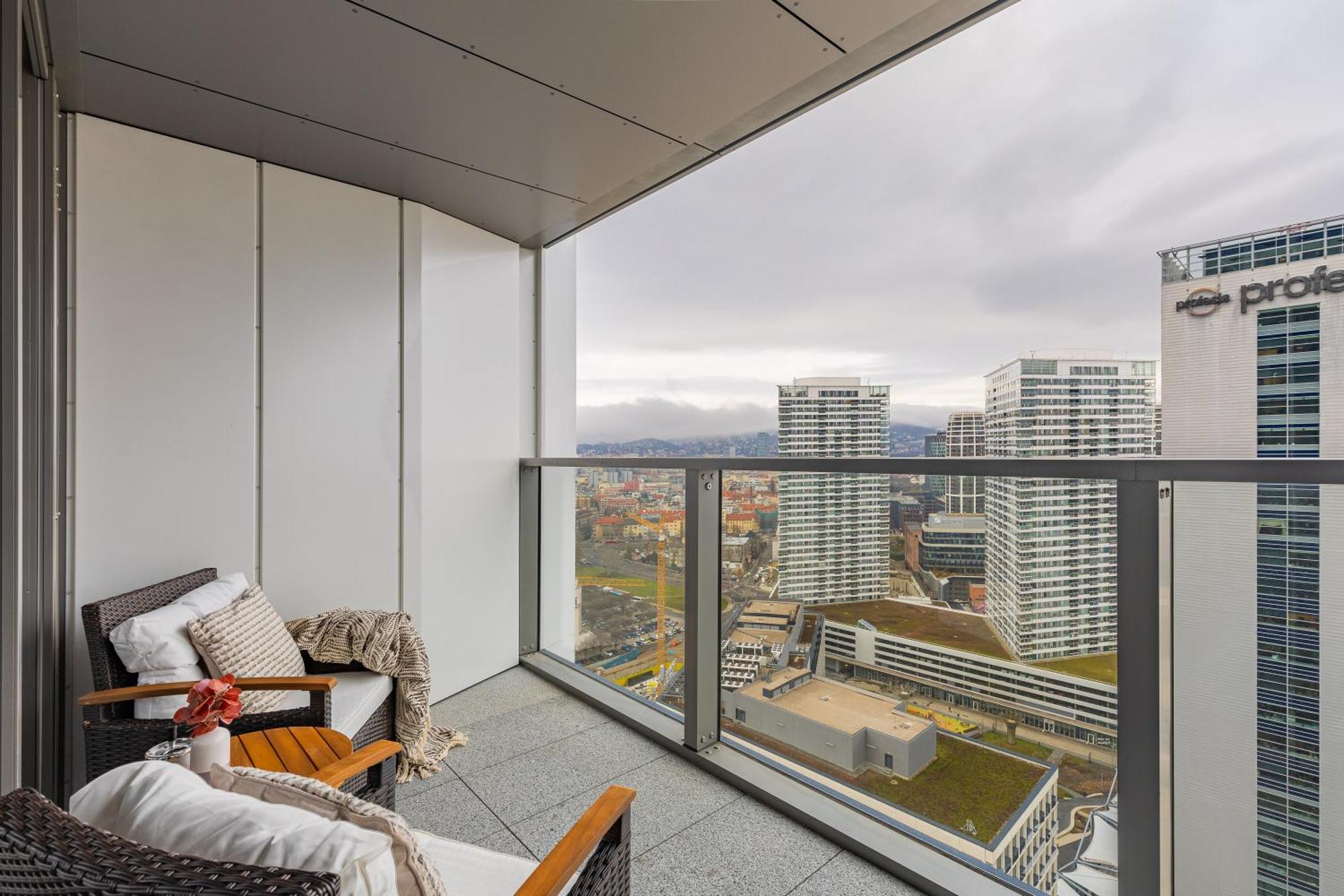 Apartment Eurovea Tower - Luke Danube 24 Bratislava