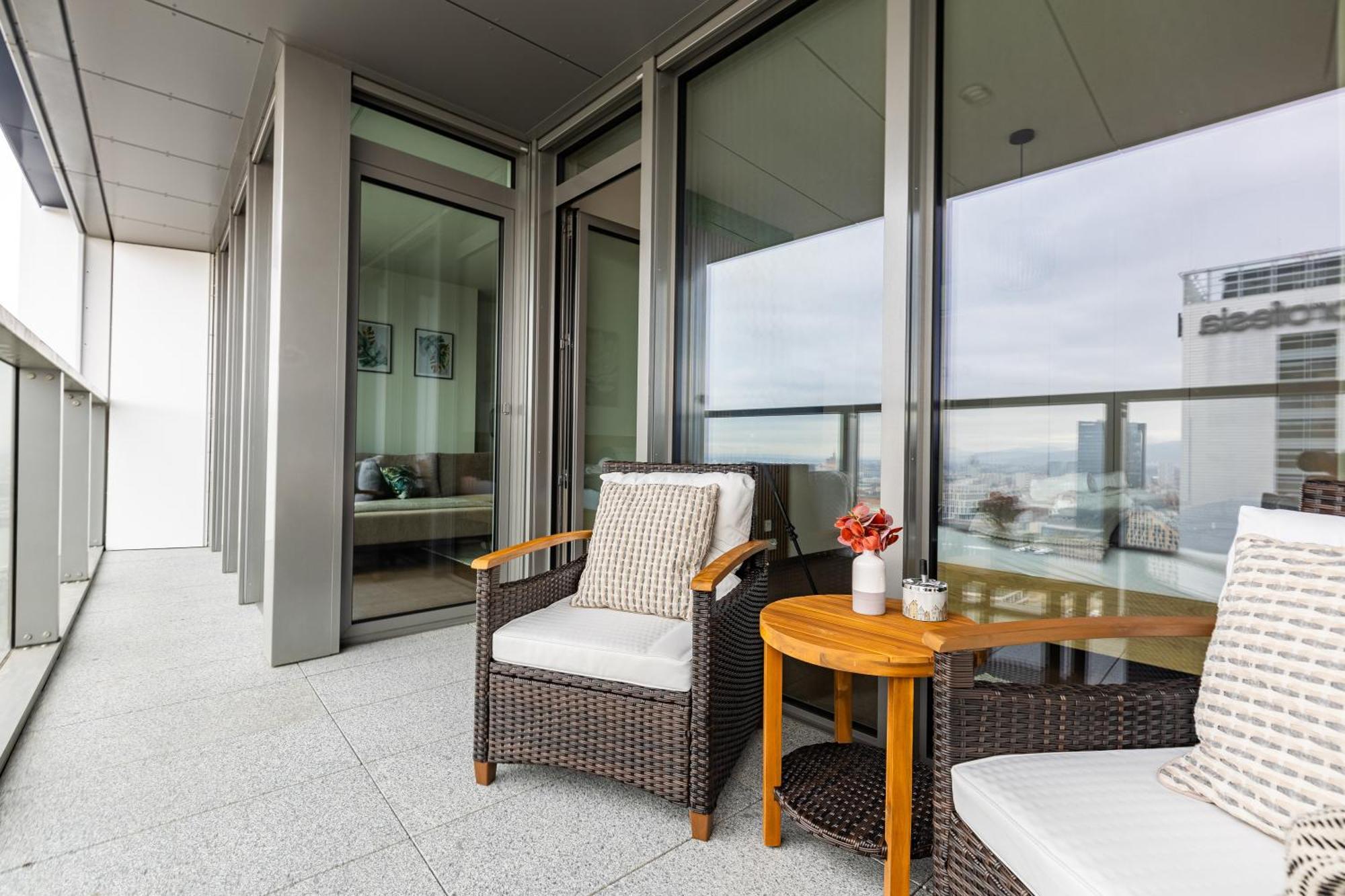 Eurovea Tower - Luke Danube 24 Apartment