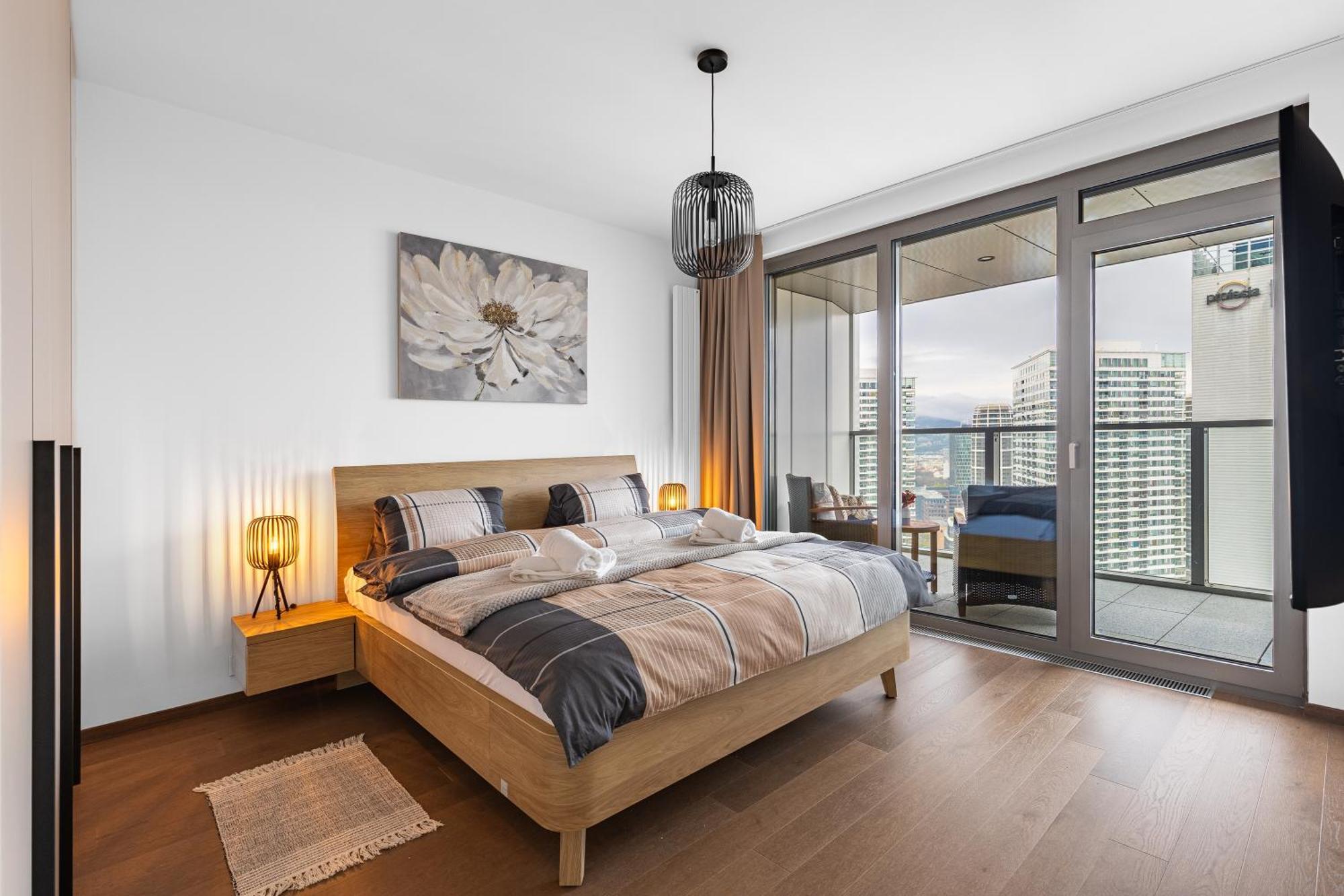 Eurovea Tower - Luke Danube 24 Pressburg