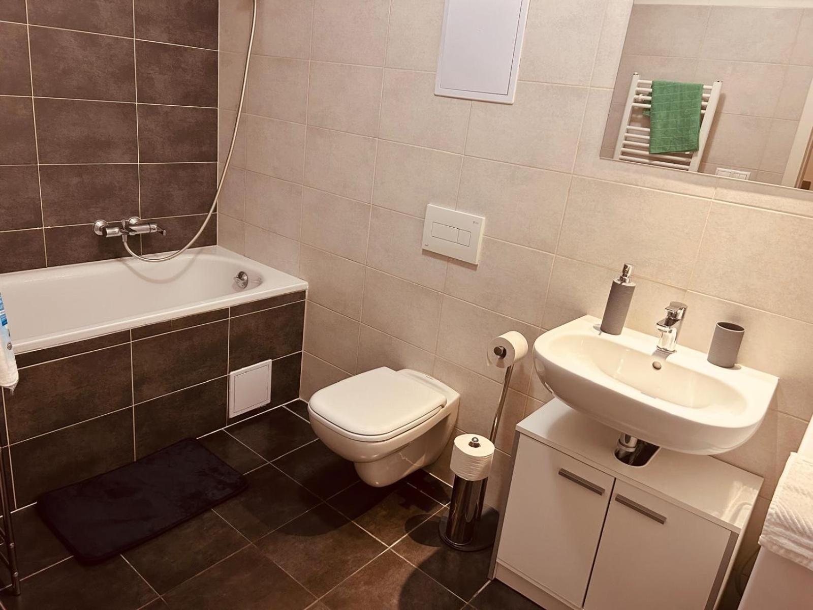 Apartment Happy Blue Downtown Center Bratislava