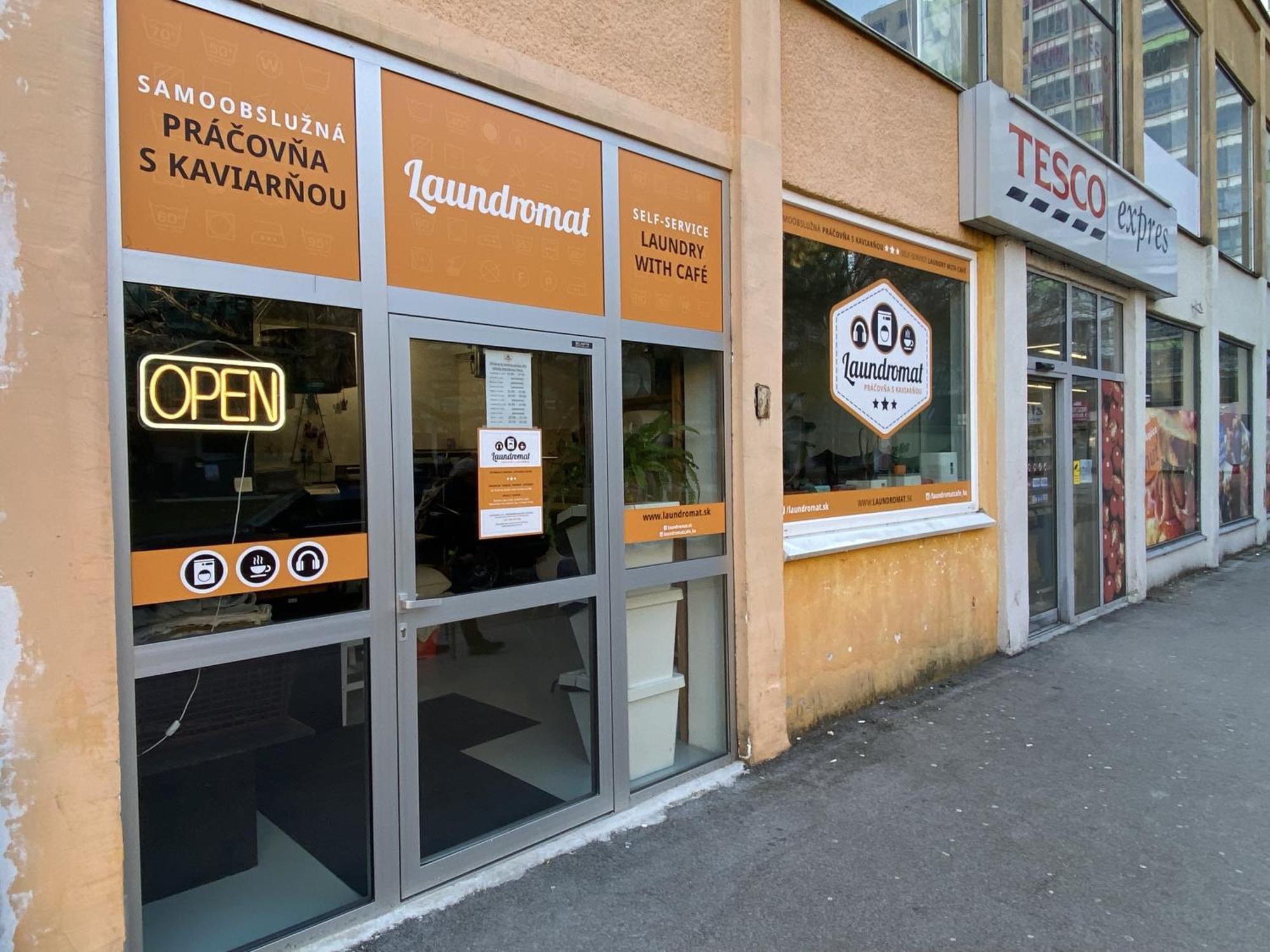 20 Minutes From Center W Coffee, Tea, Tv, And Parking Appartamento Bratislava
