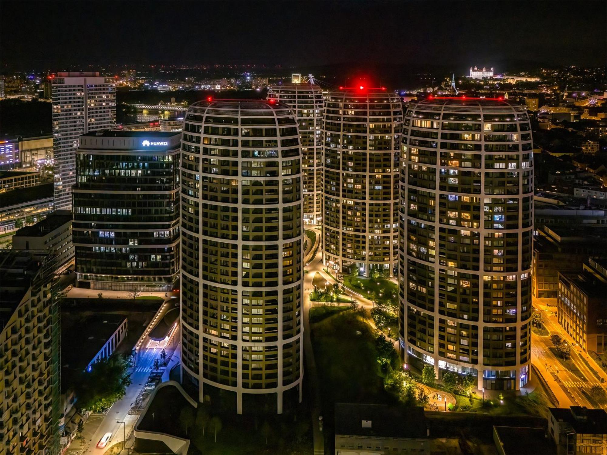 Sky Park Tower 1, 22 Level, Downtown Centrum, Adress In Town, Parking Included * Bratislava