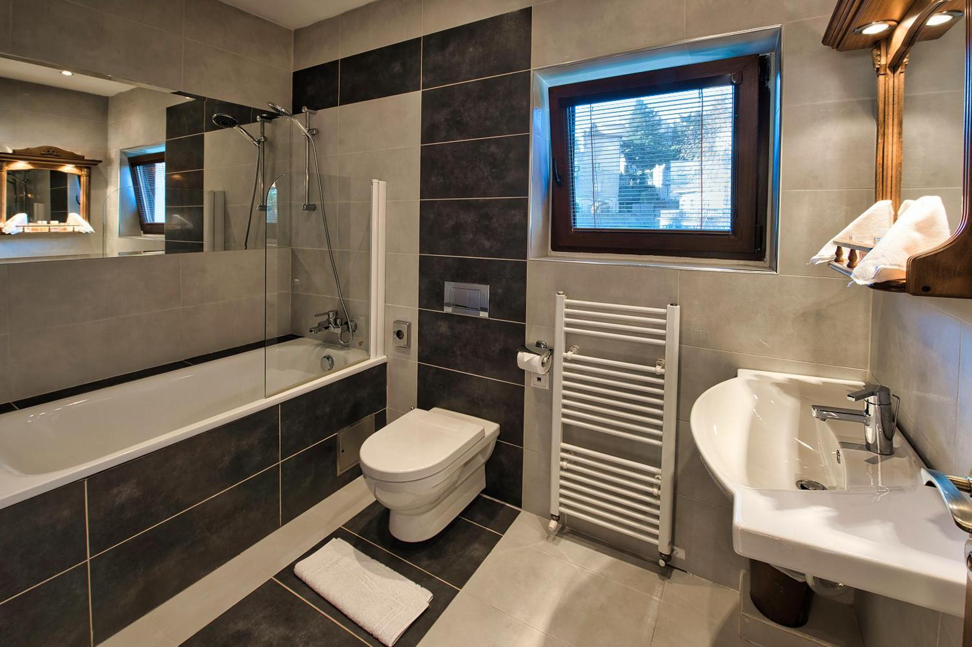 Panoramic Castle With Free Private Parking Apartment *