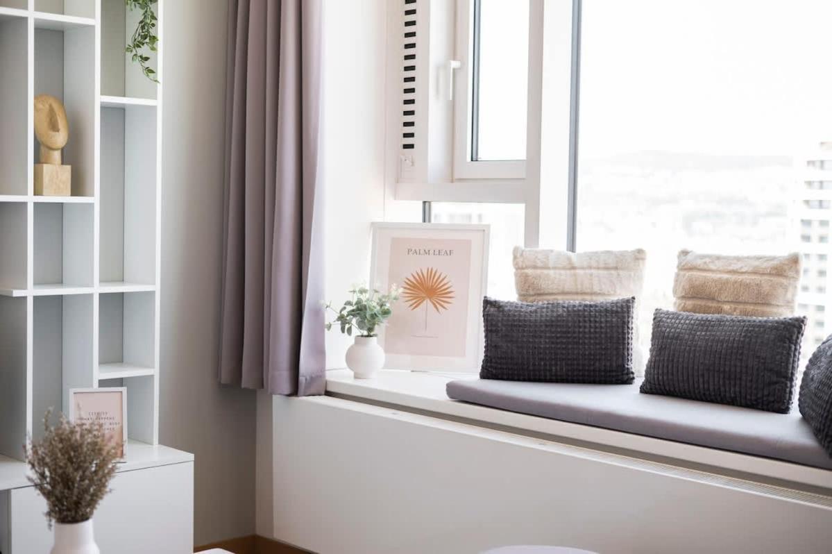 Apartment Luxury 1bdrm On The 28th Floor Bratislava