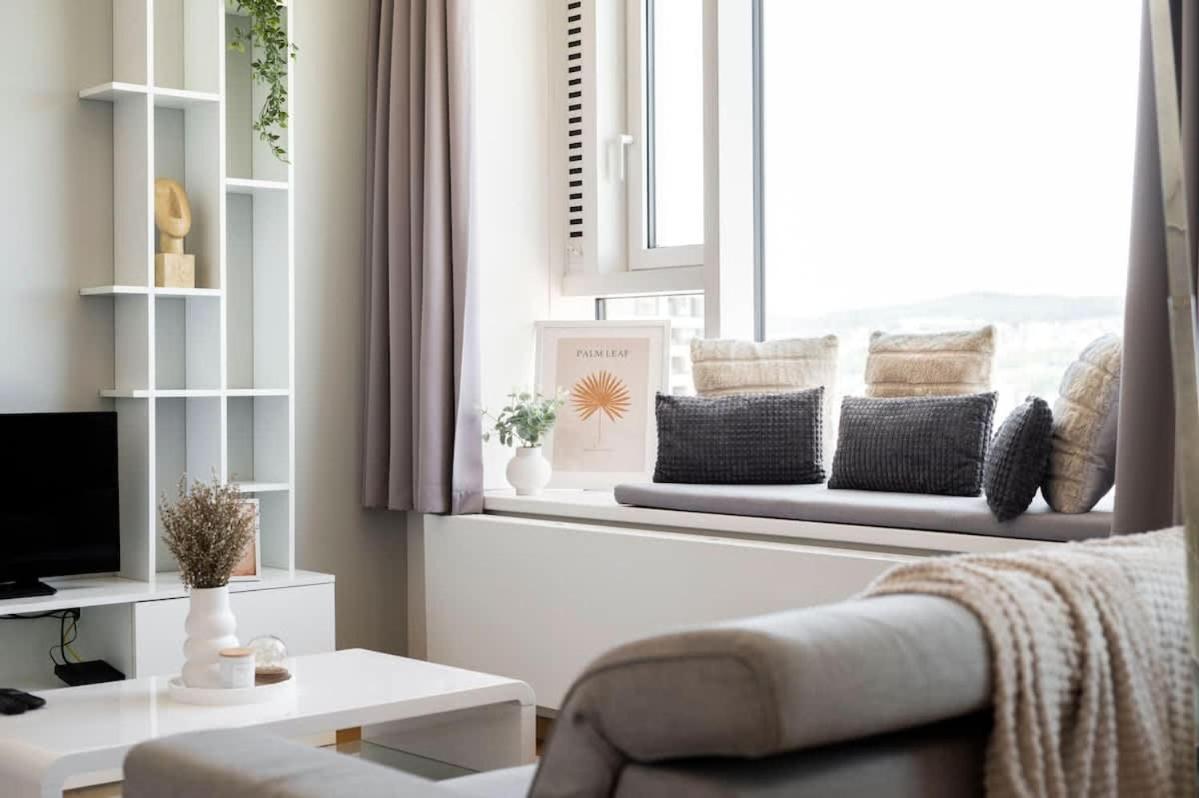 Apartment Luxury 1bdrm On The 28th Floor Bratislava