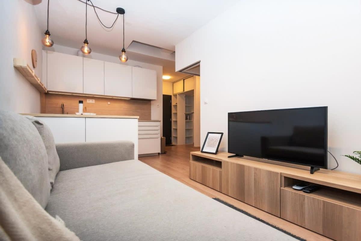 Apartment Center - Modern & Elegant *
